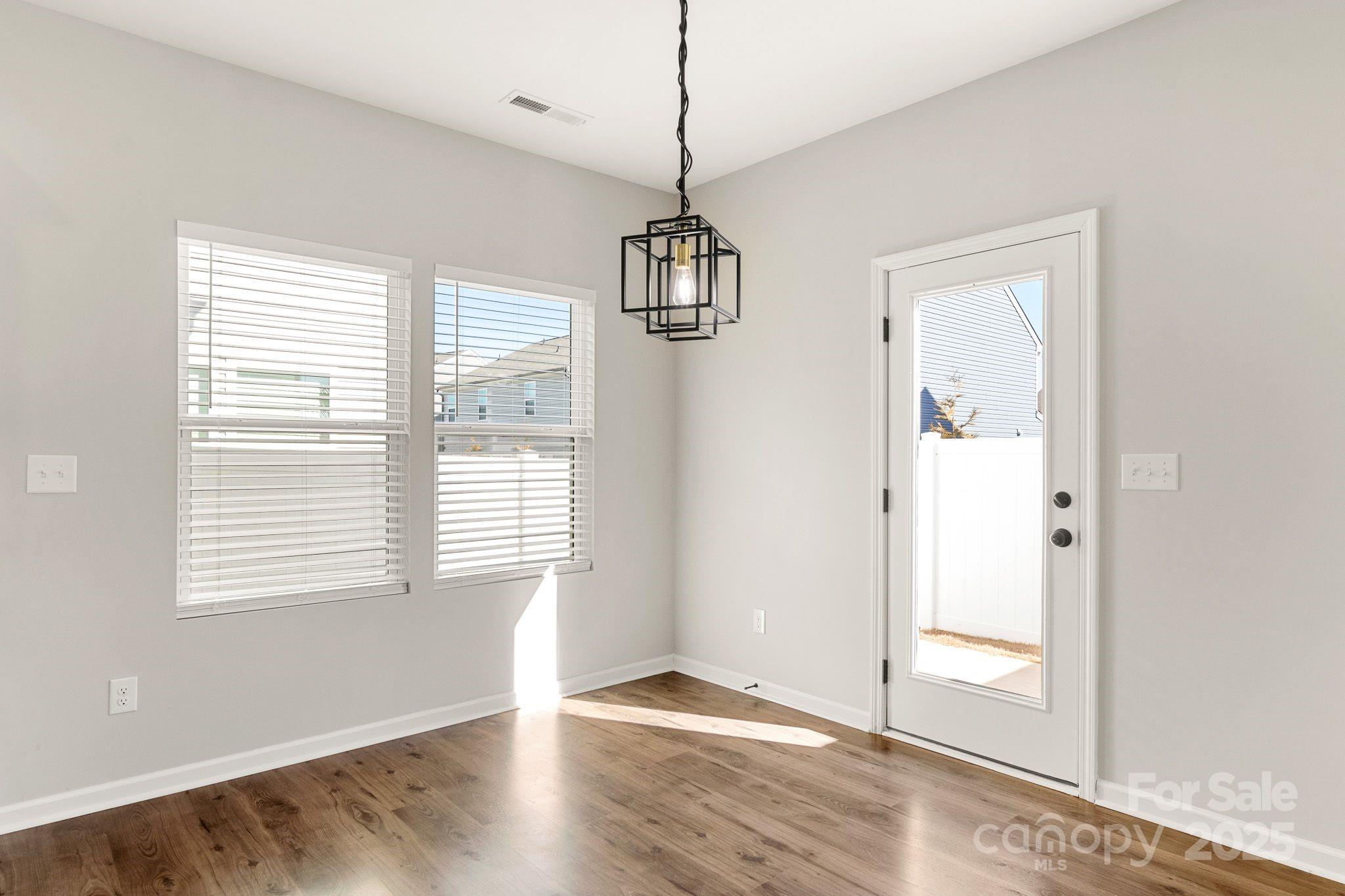 838 Foxglove Lane Property Photo 13