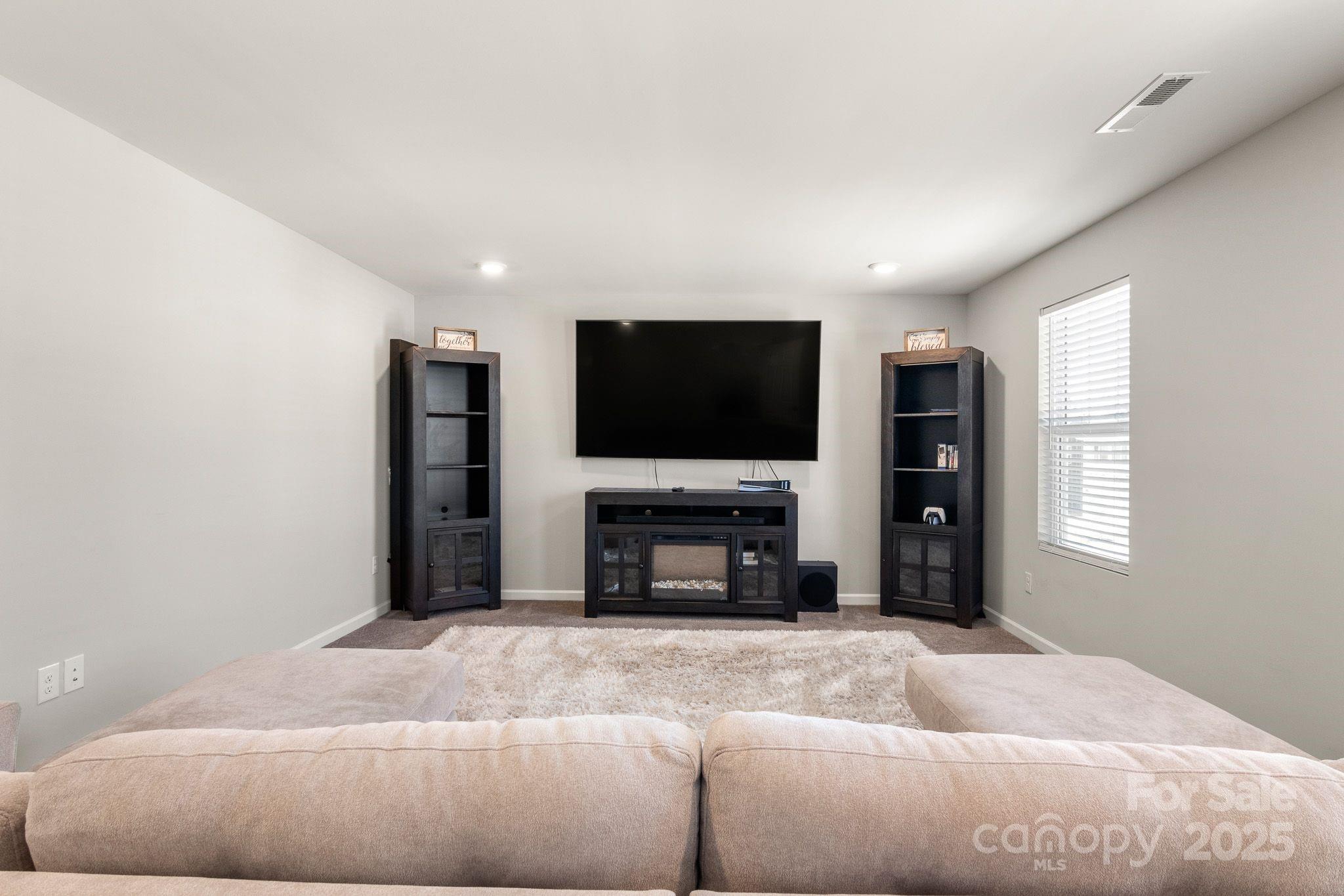 838 Foxglove Lane Property Photo 25
