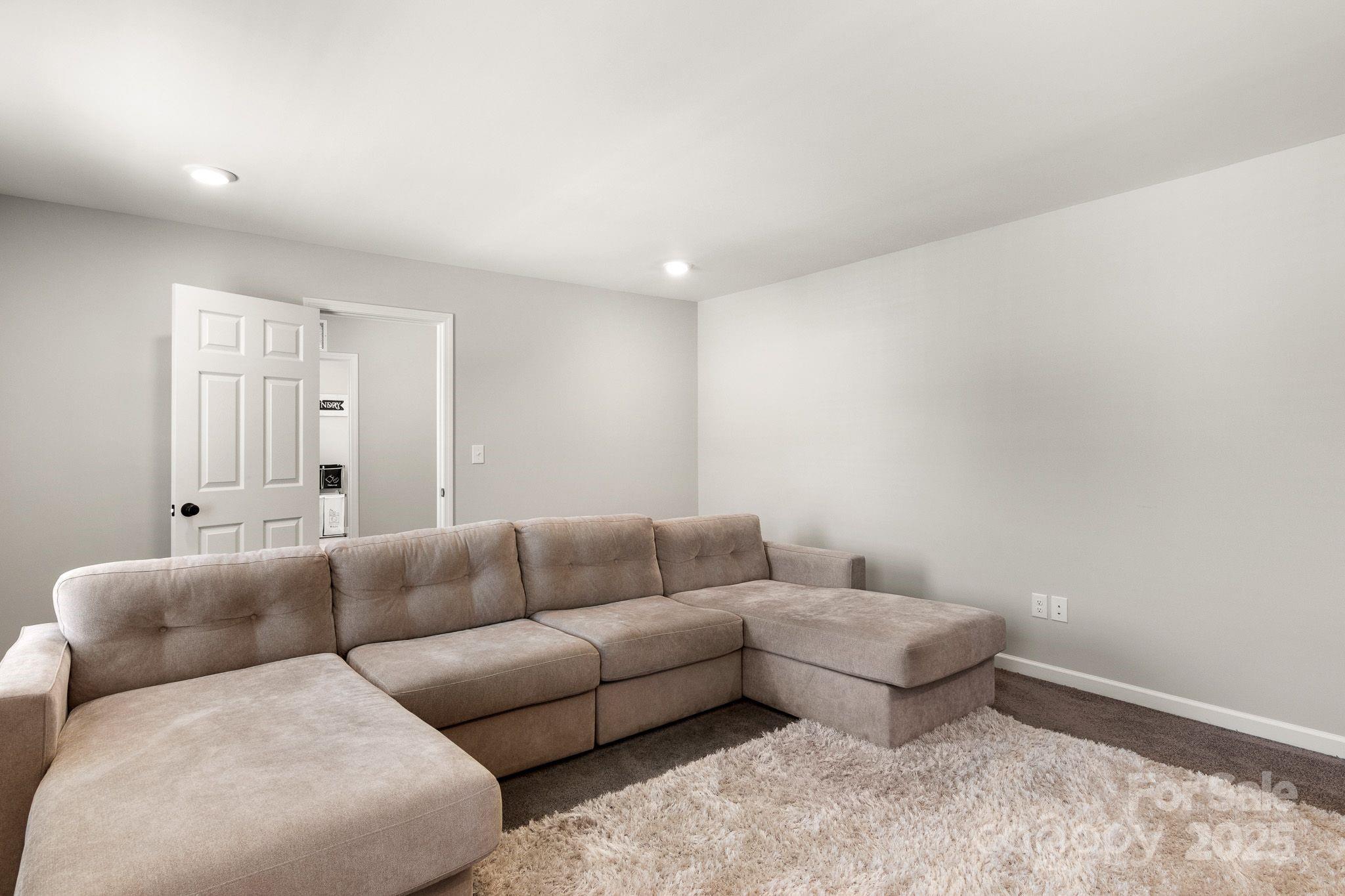 838 Foxglove Lane Property Photo 26