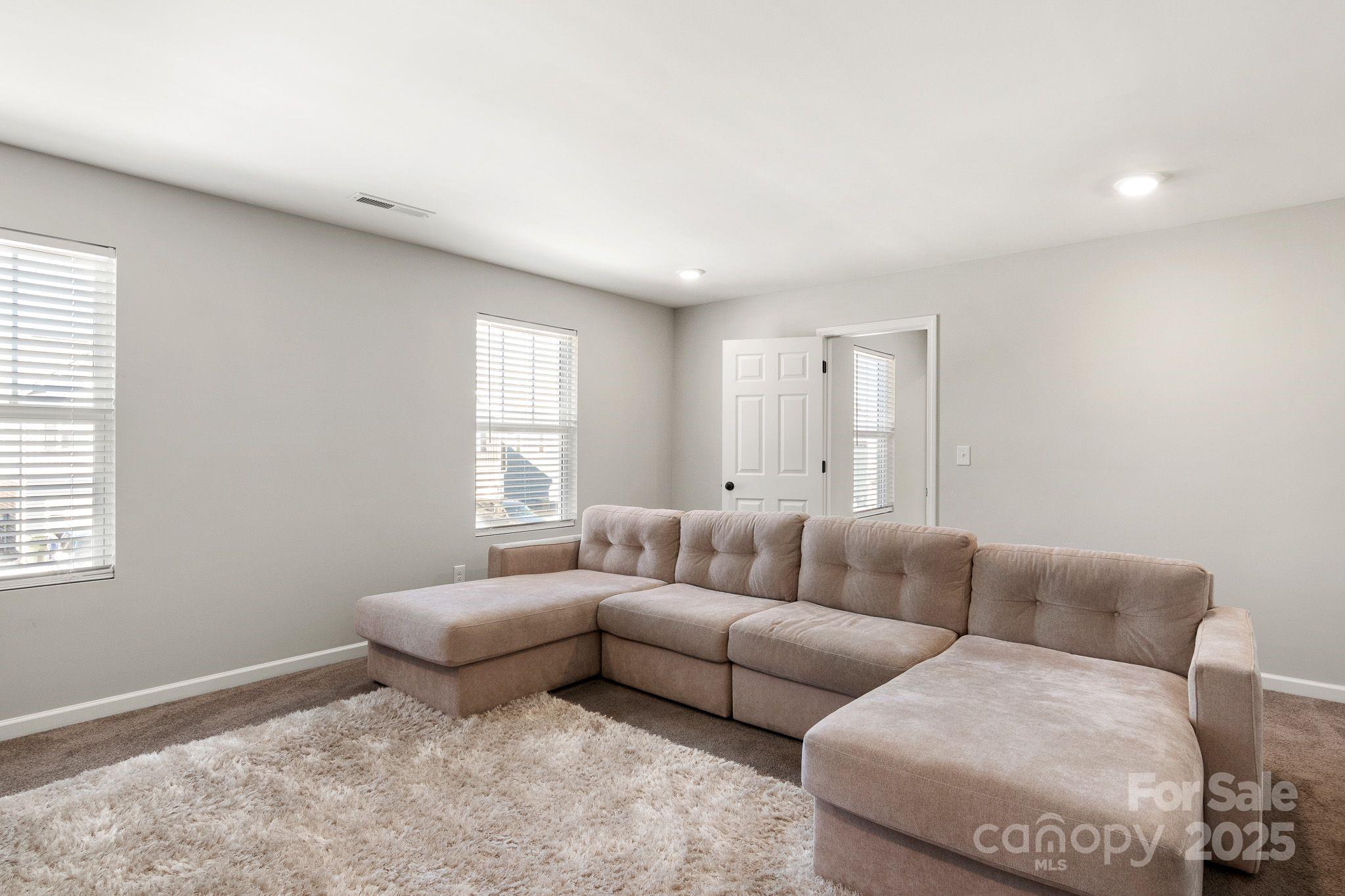 838 Foxglove Lane Property Photo 27