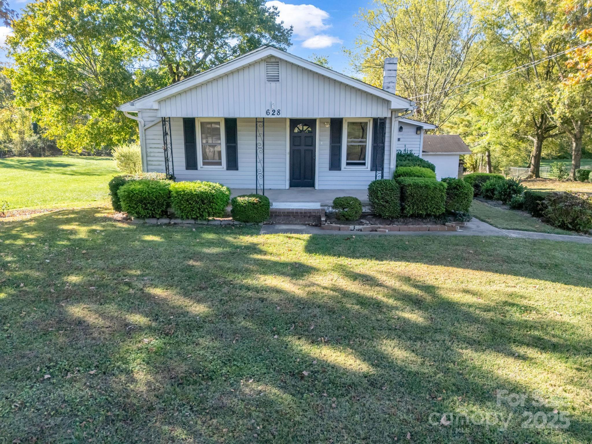 628 New Hope Road Property Photo 1