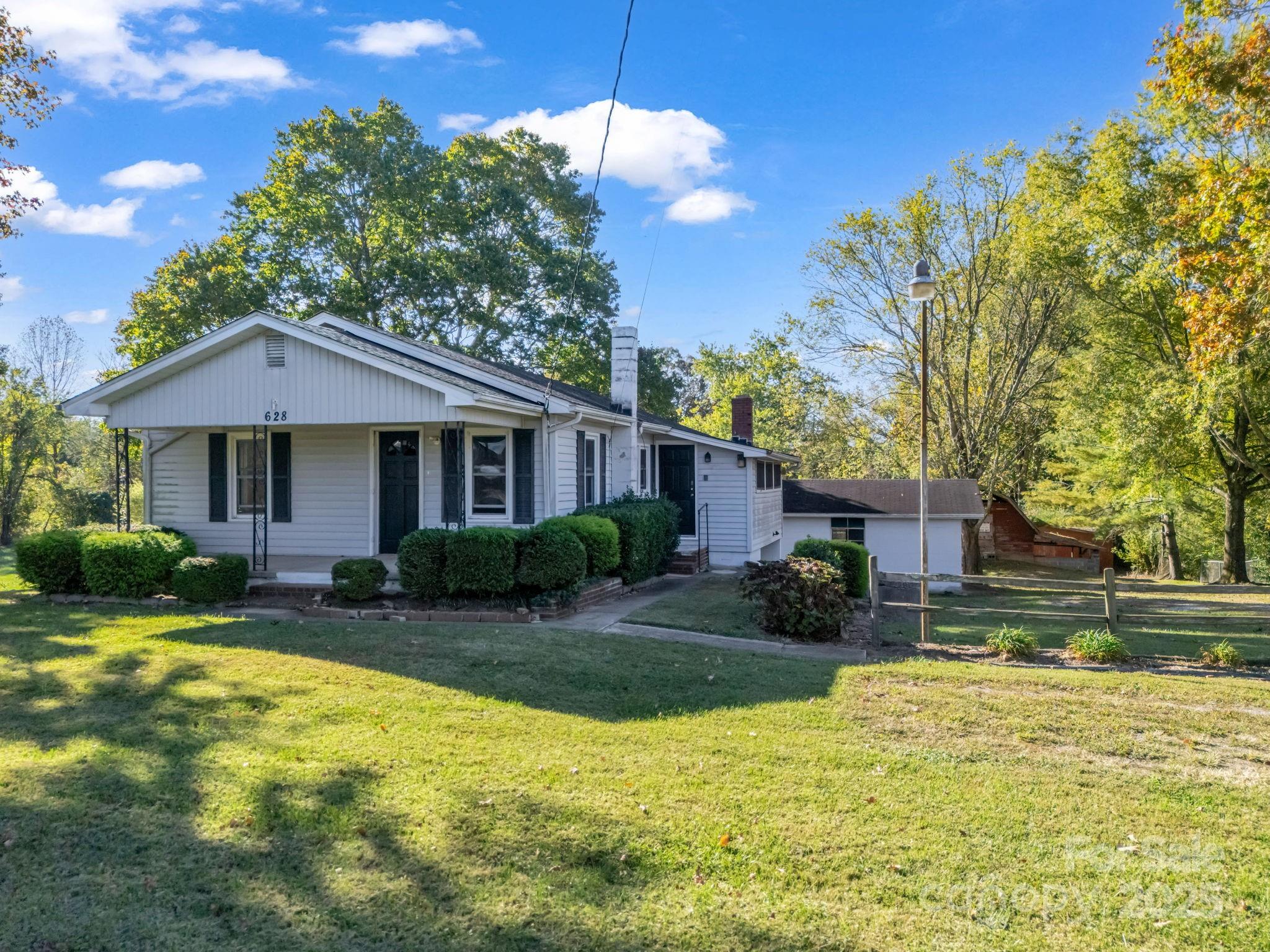 628 New Hope Road Property Photo 2