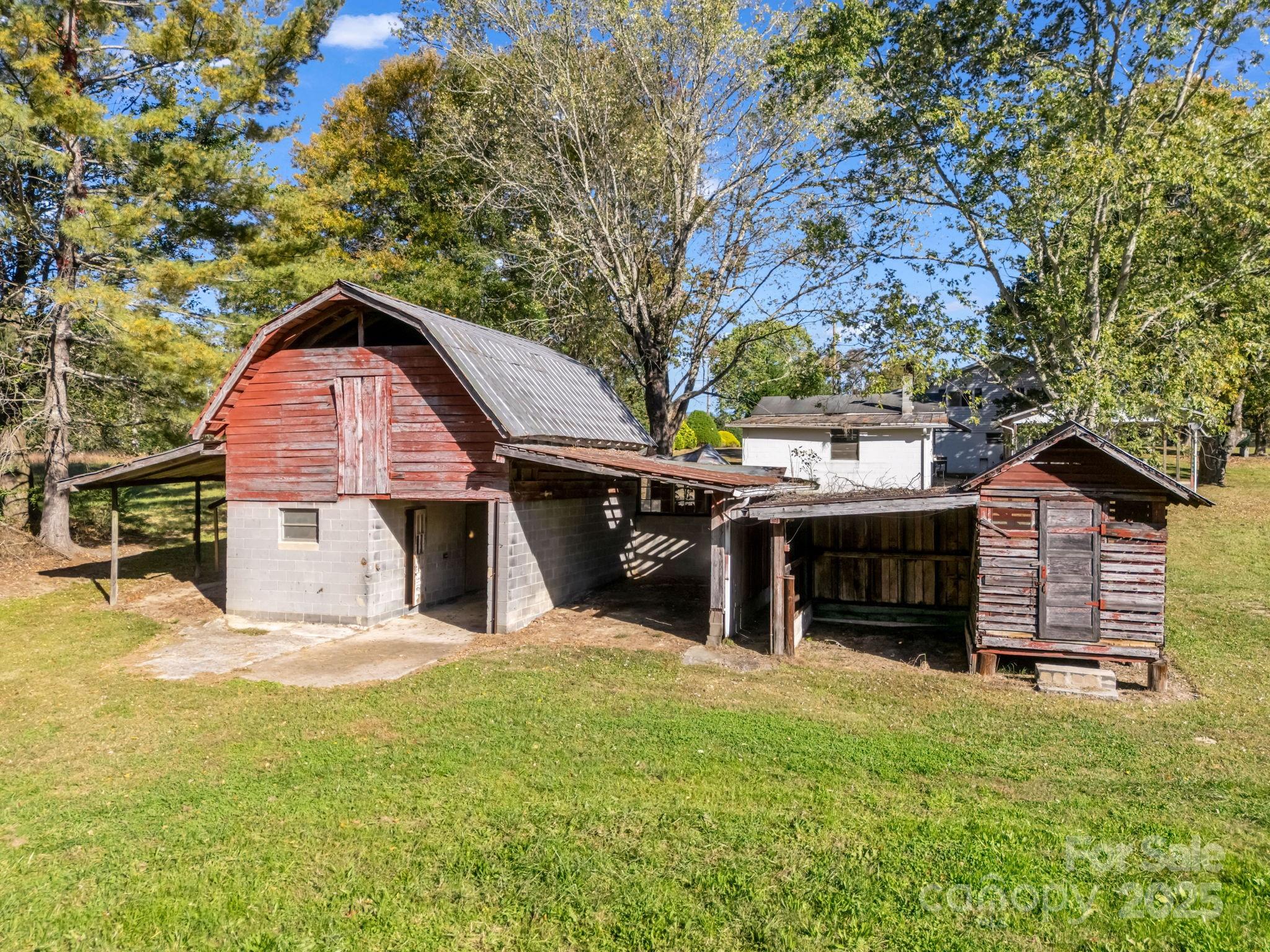 628 New Hope Road Property Photo 6