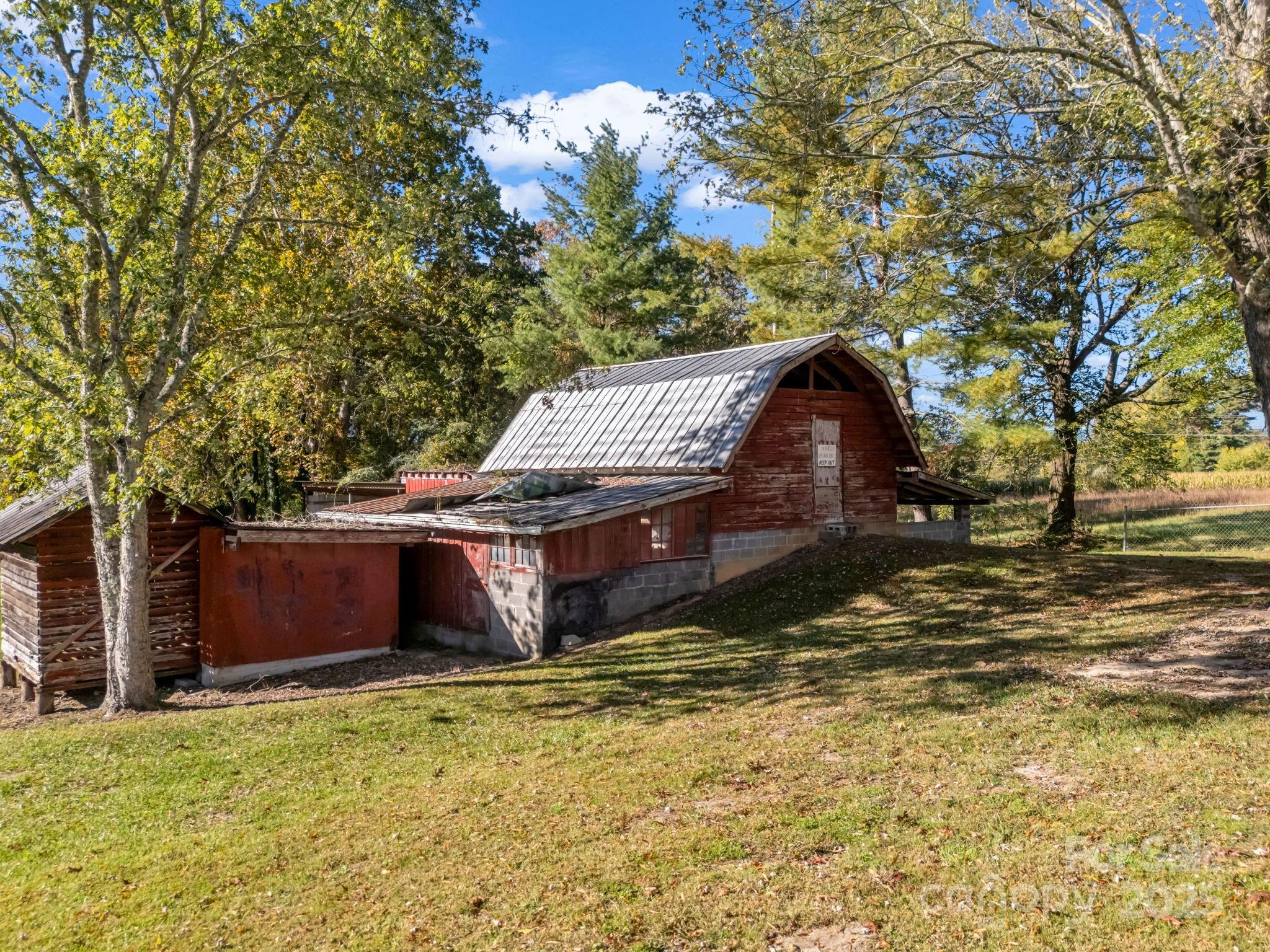 628 New Hope Road Property Photo 7