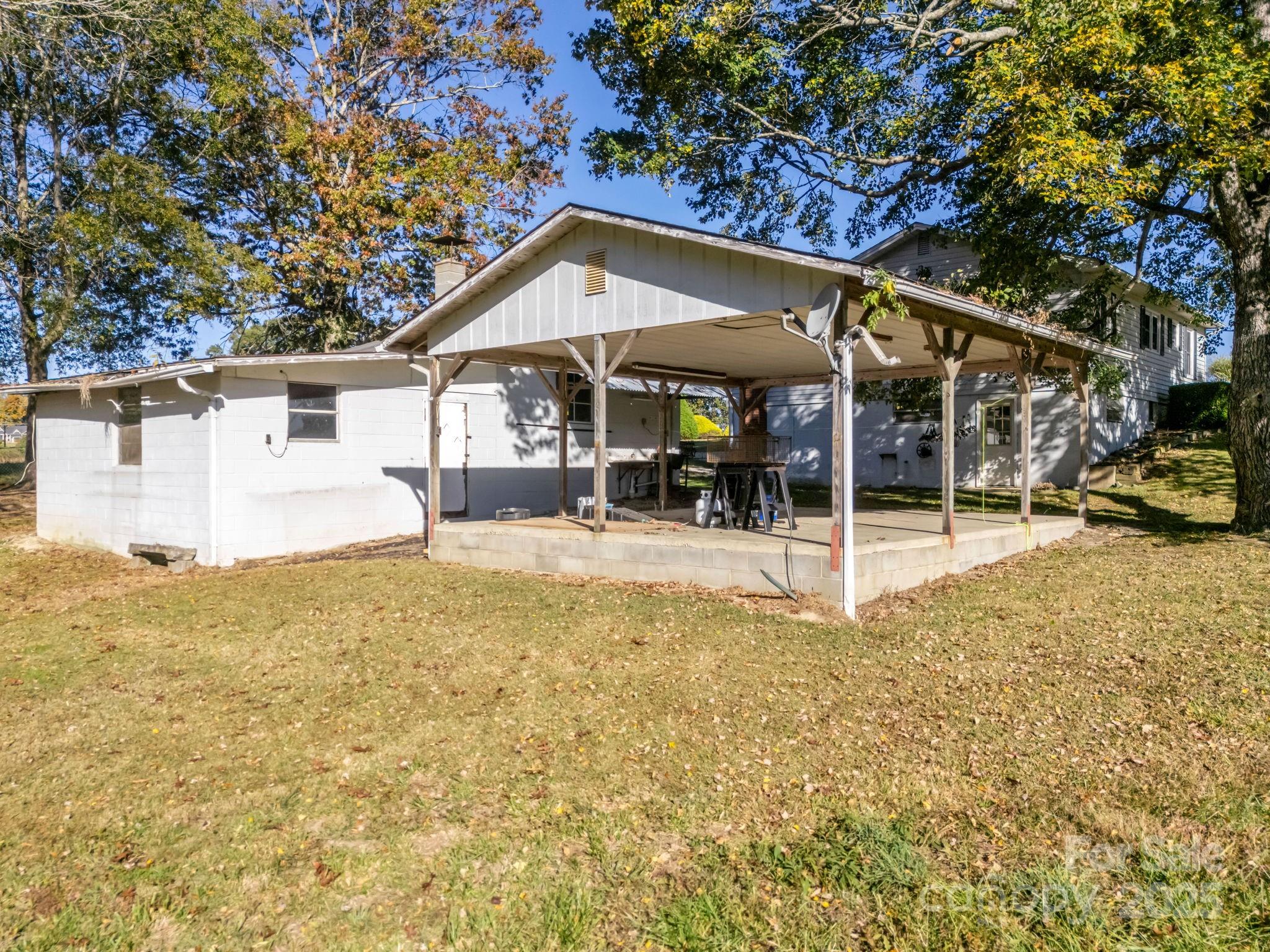 628 New Hope Road Property Photo 8