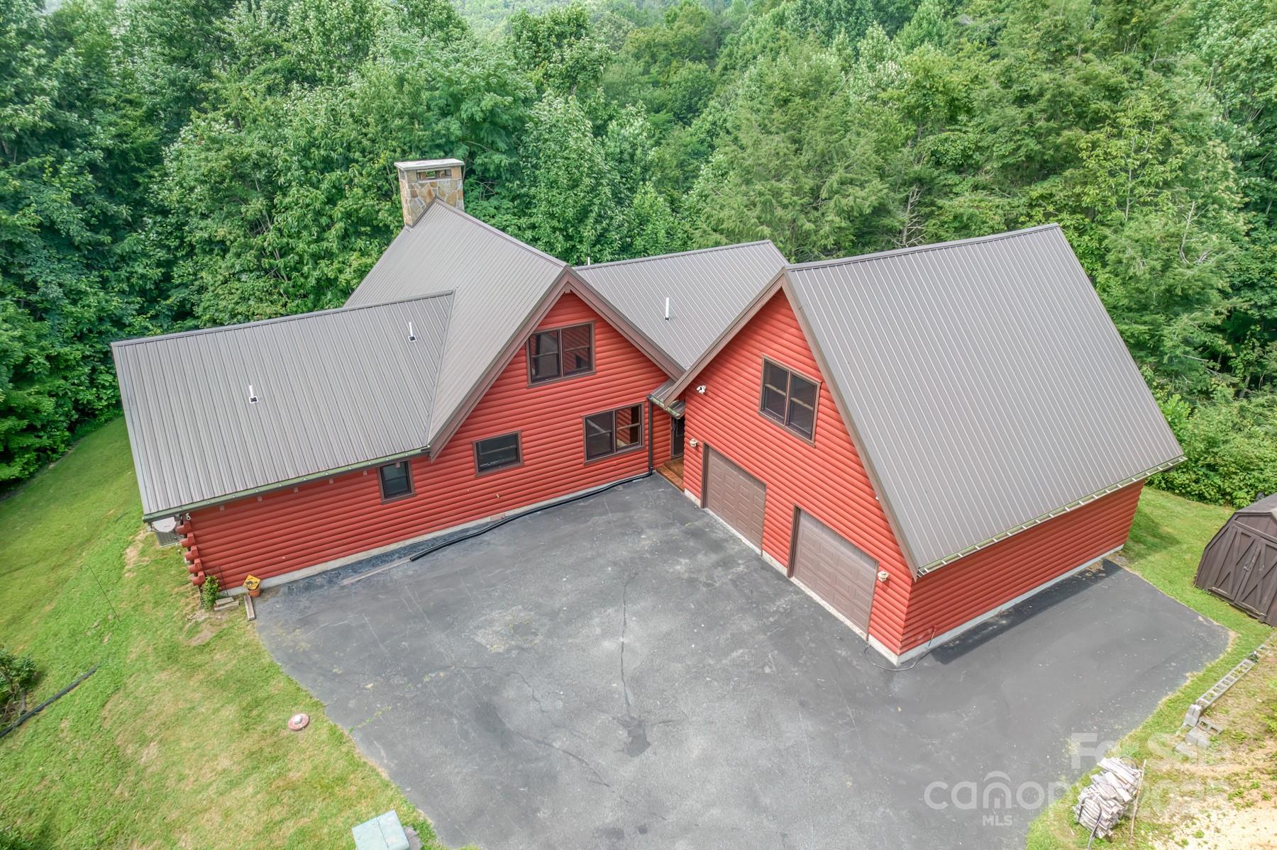 5023 Elk Park Highway Property Photo 1