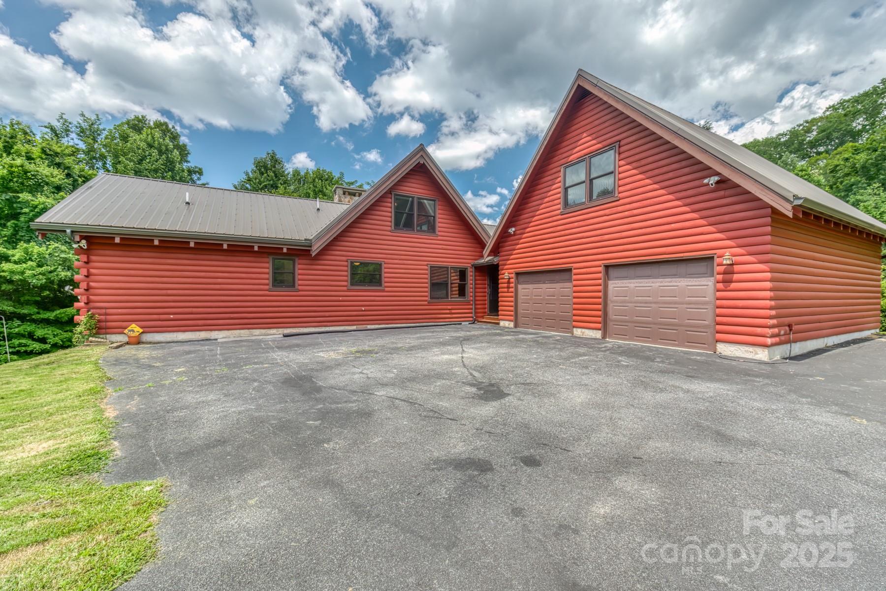 5023 Elk Park Highway Property Photo 2