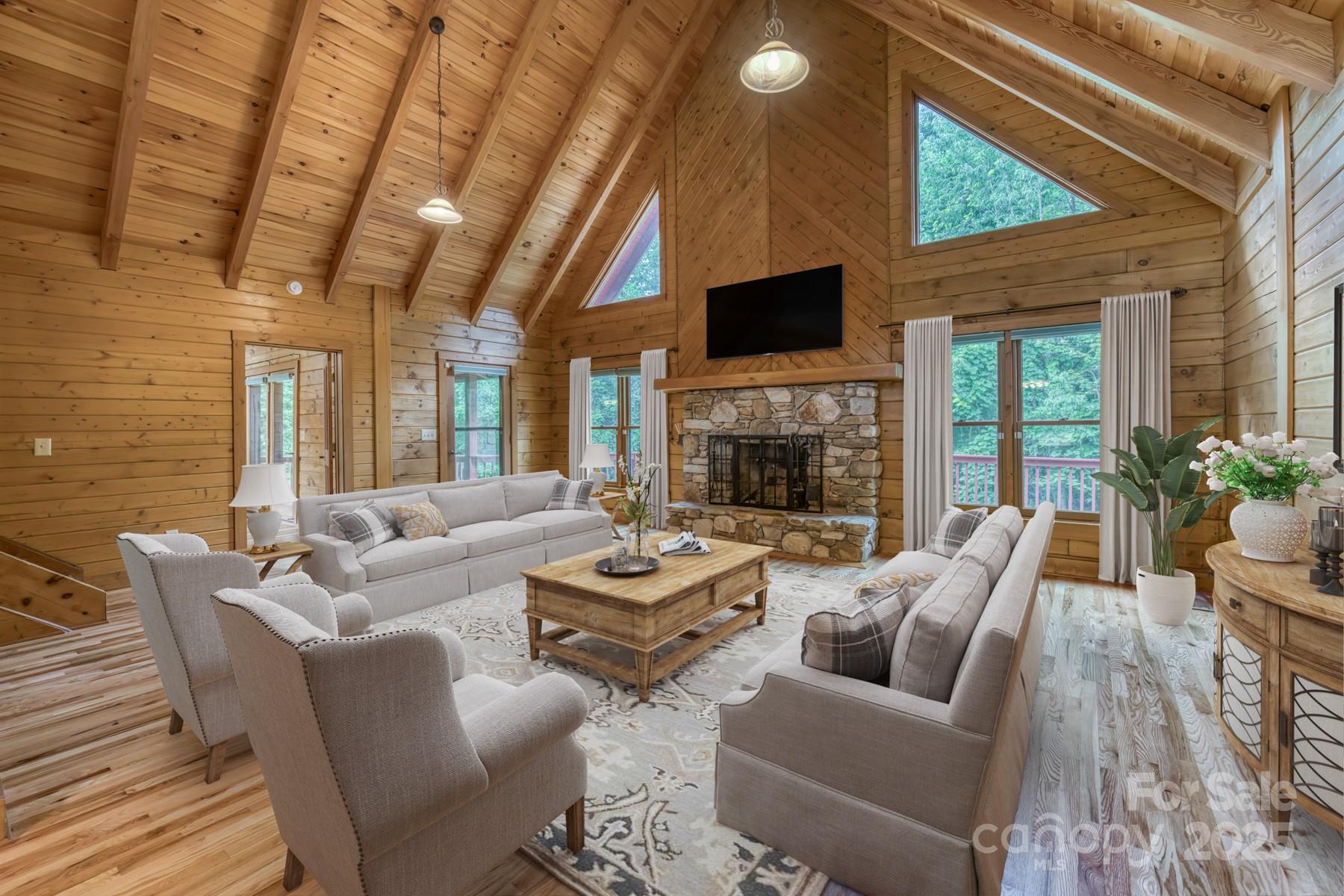 5023 Elk Park Highway Property Photo 4
