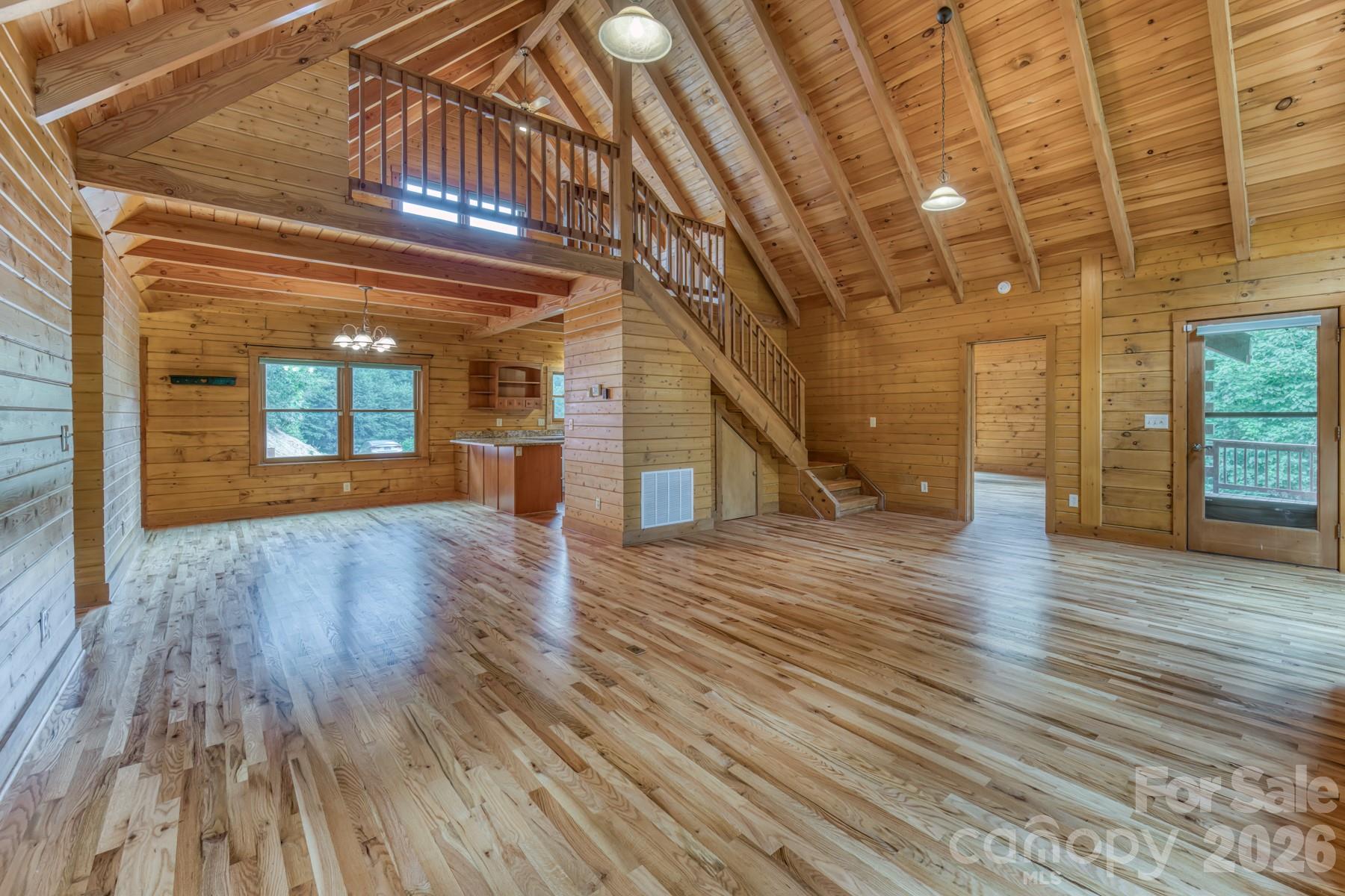 5023 Elk Park Highway Property Photo 4