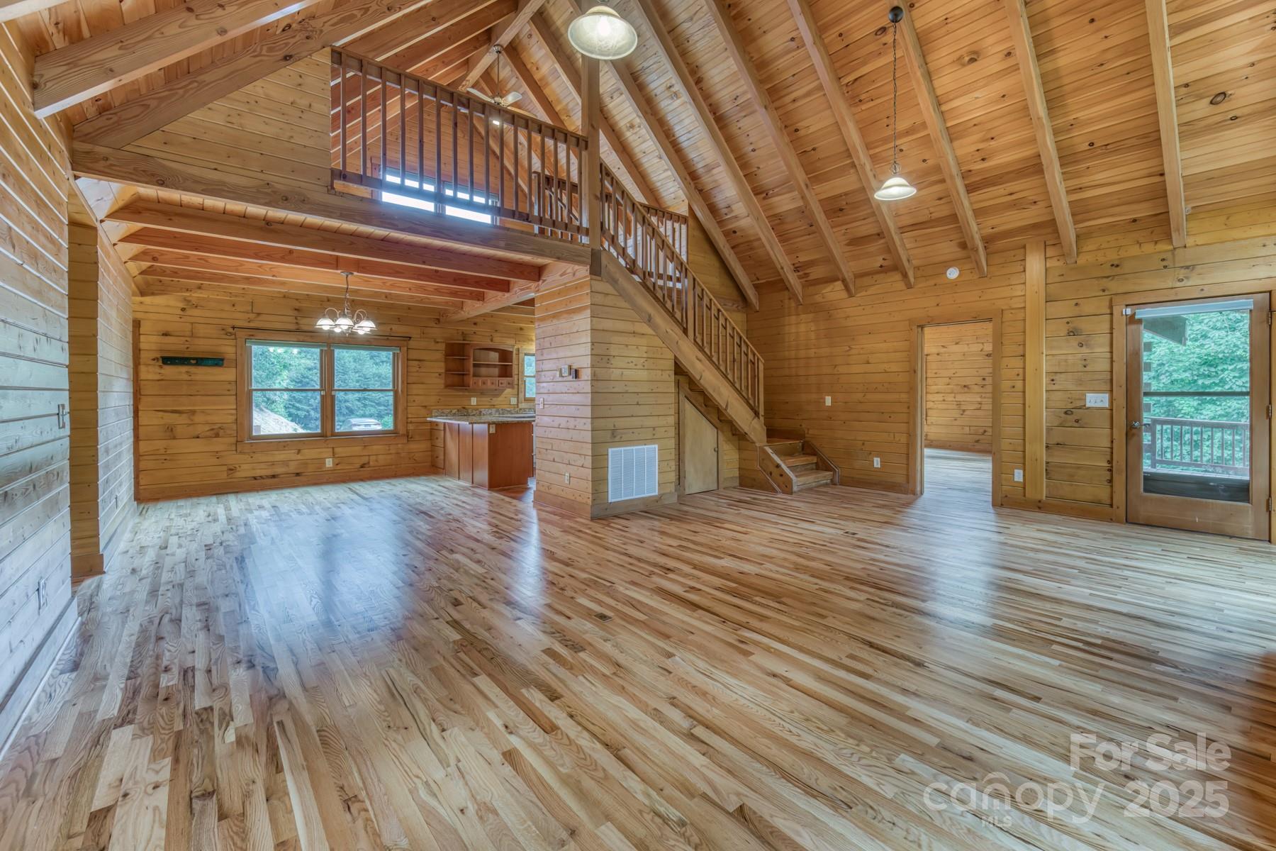 5023 Elk Park Highway Property Photo 6