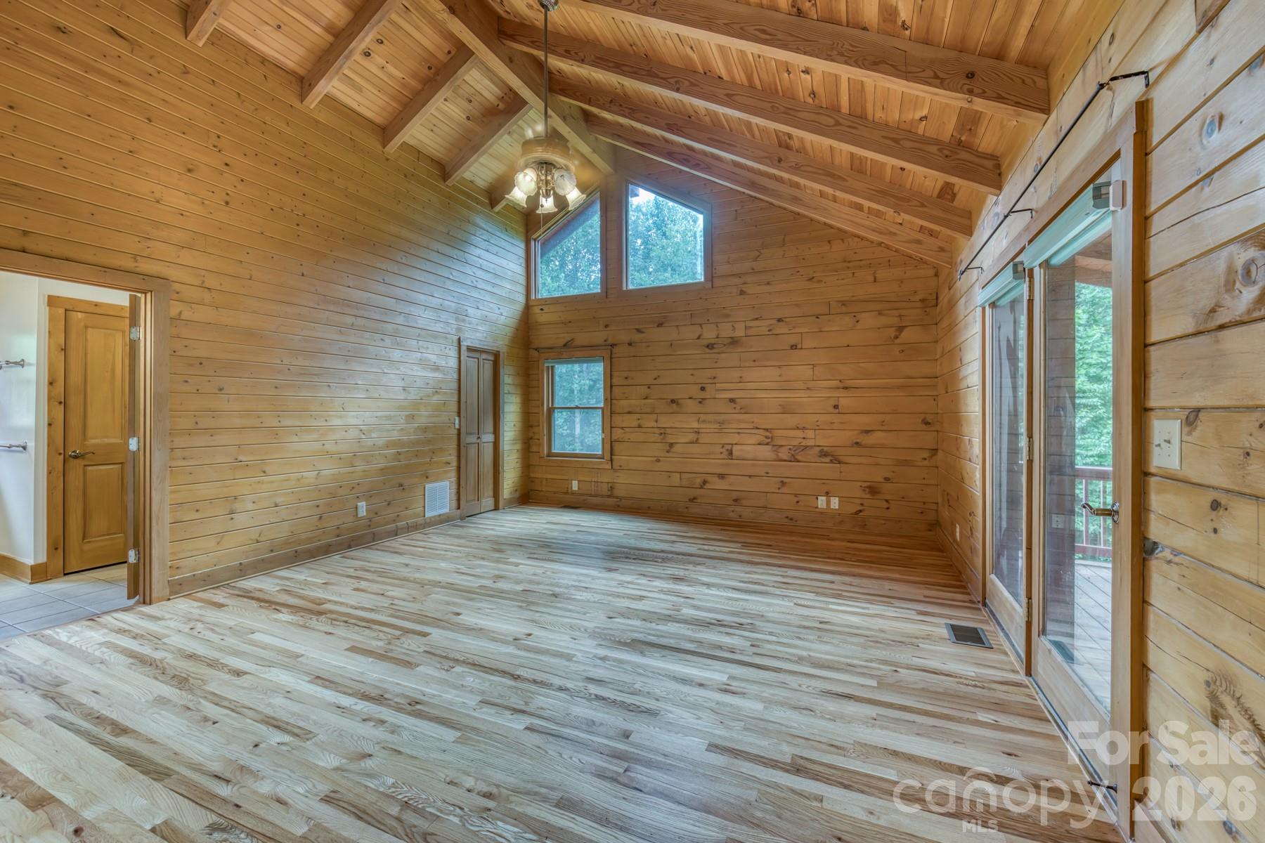 5023 Elk Park Highway Property Photo 12