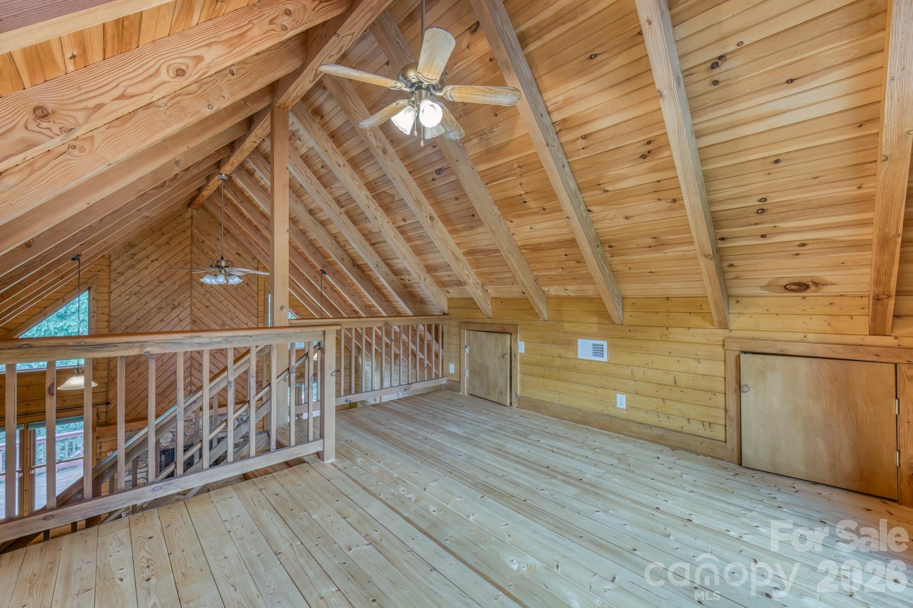 5023 Elk Park Highway Property Photo 17