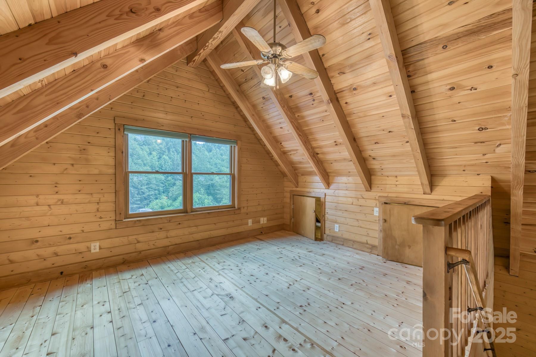 5023 Elk Park Highway Property Photo 18