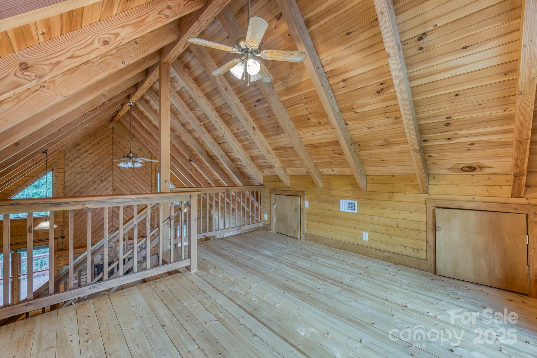 5023 Elk Park Highway Property Photo 19
