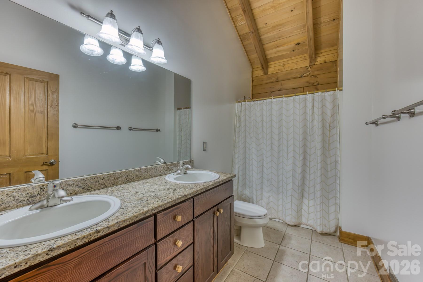 5023 Elk Park Highway Property Photo 20