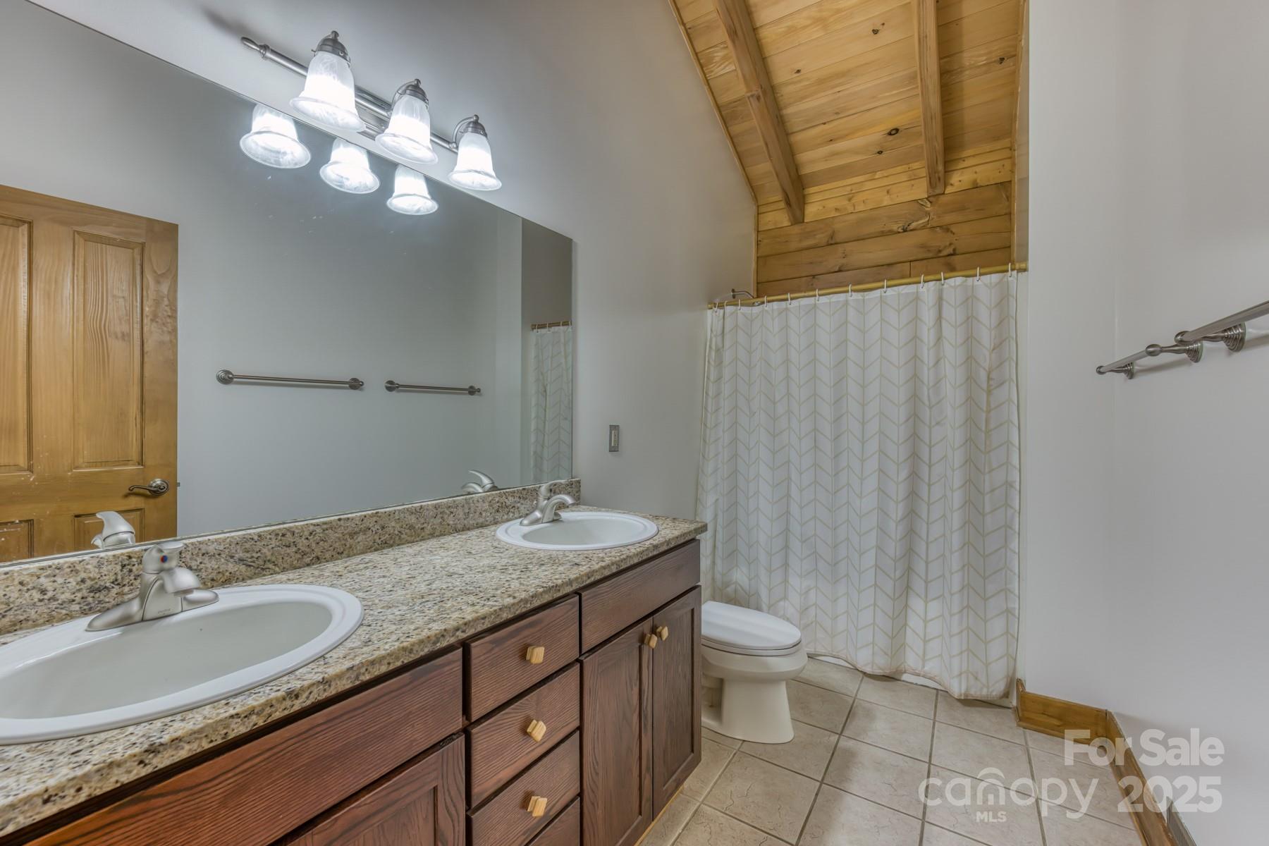 5023 Elk Park Highway Property Photo 22