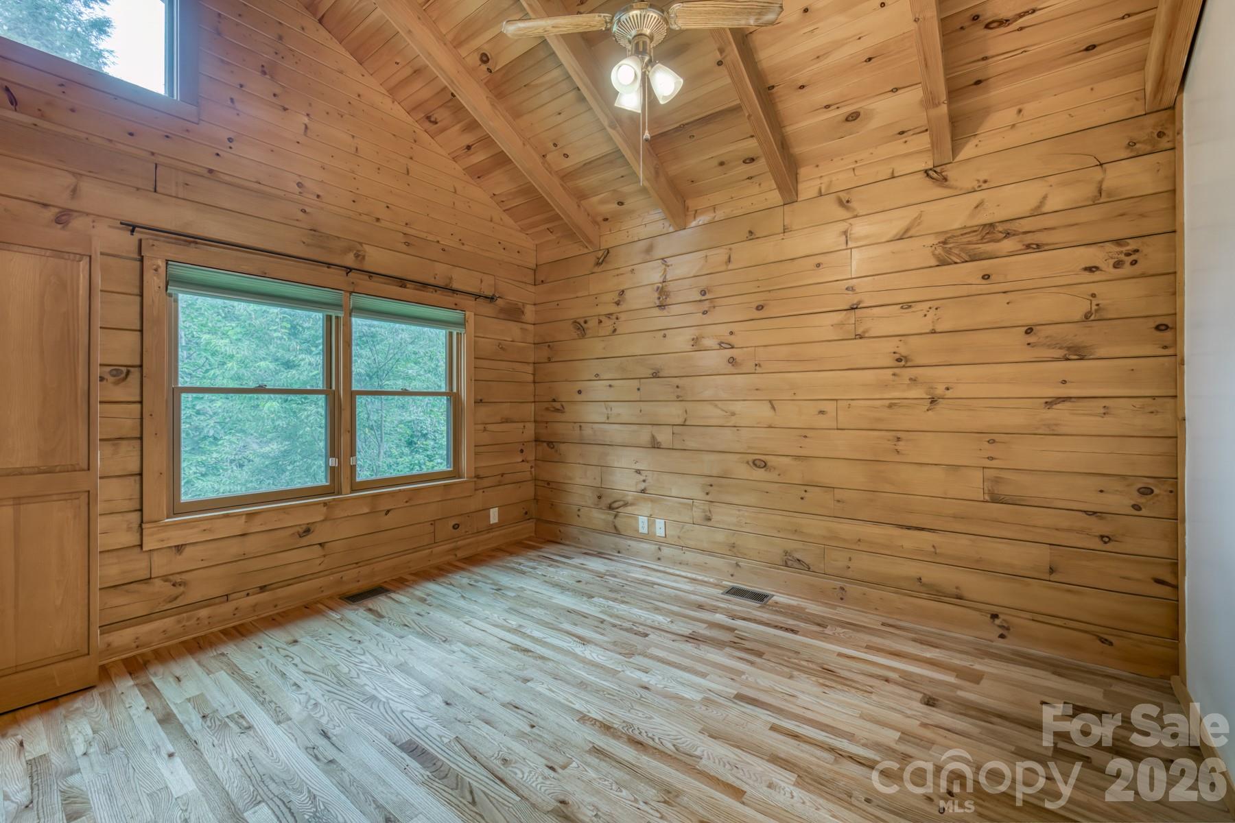 5023 Elk Park Highway Property Photo 22
