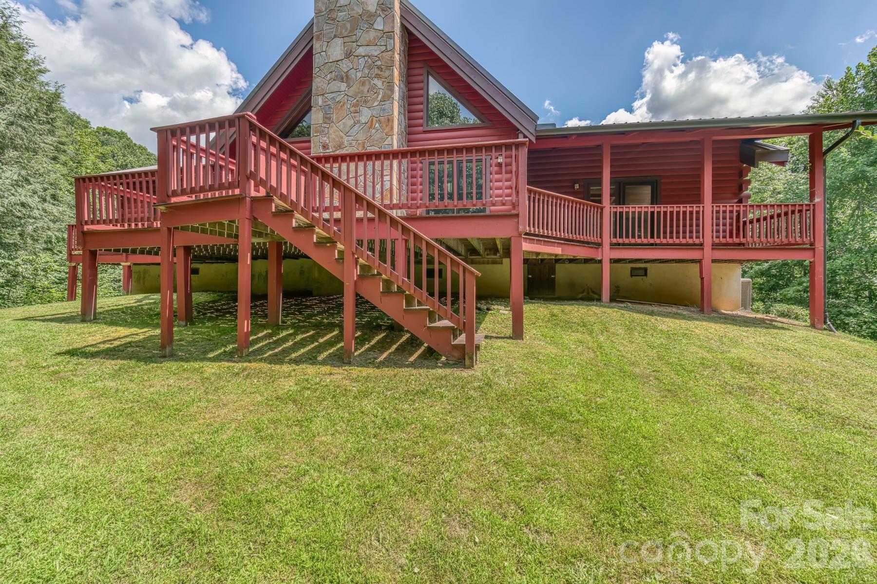 5023 Elk Park Highway Property Photo 30