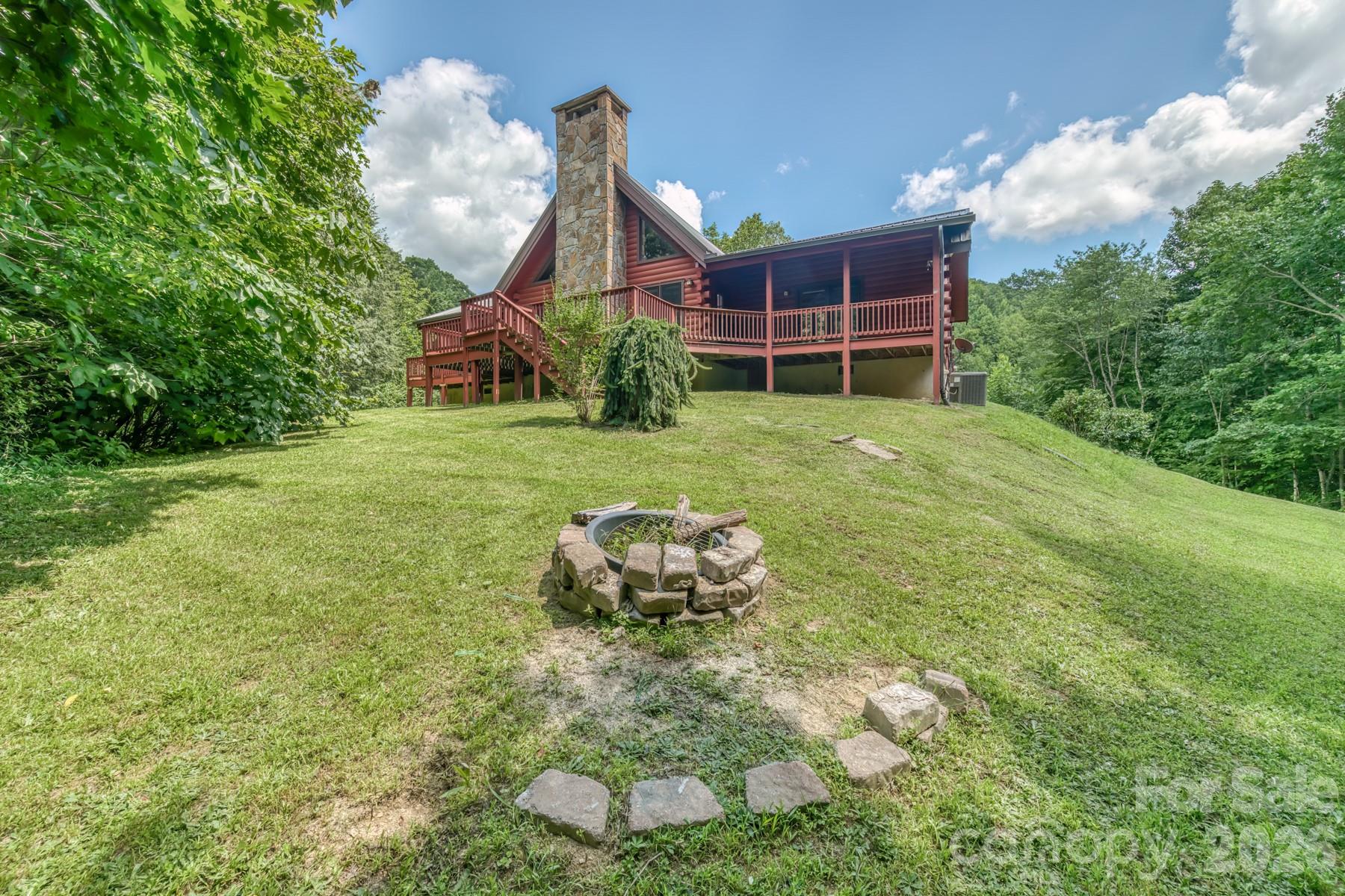 5023 Elk Park Highway Property Photo 45