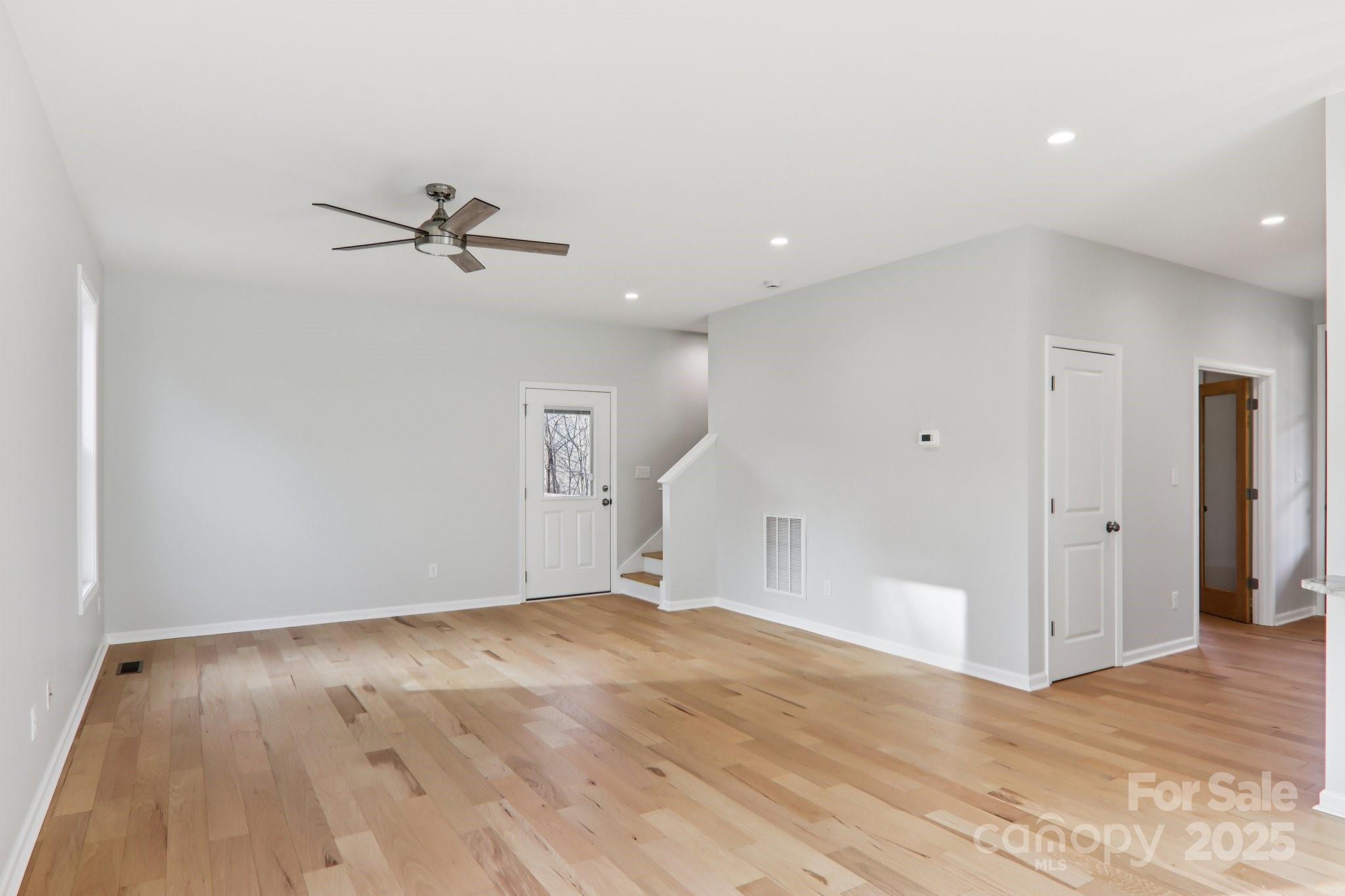 119 Lincoln Ridge Drive 1 Property Photo 13