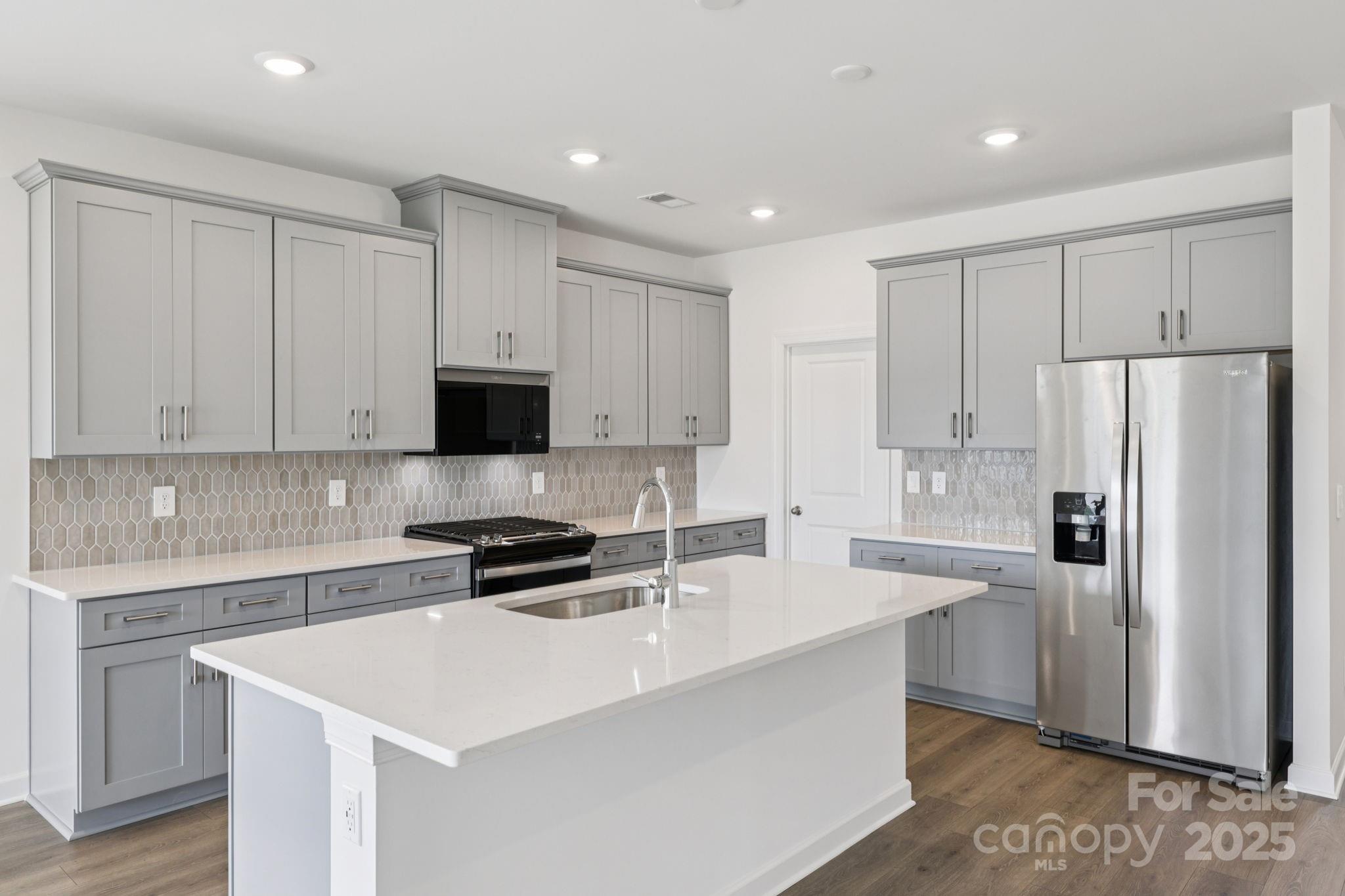837 Santina Avenue Property Photo 2