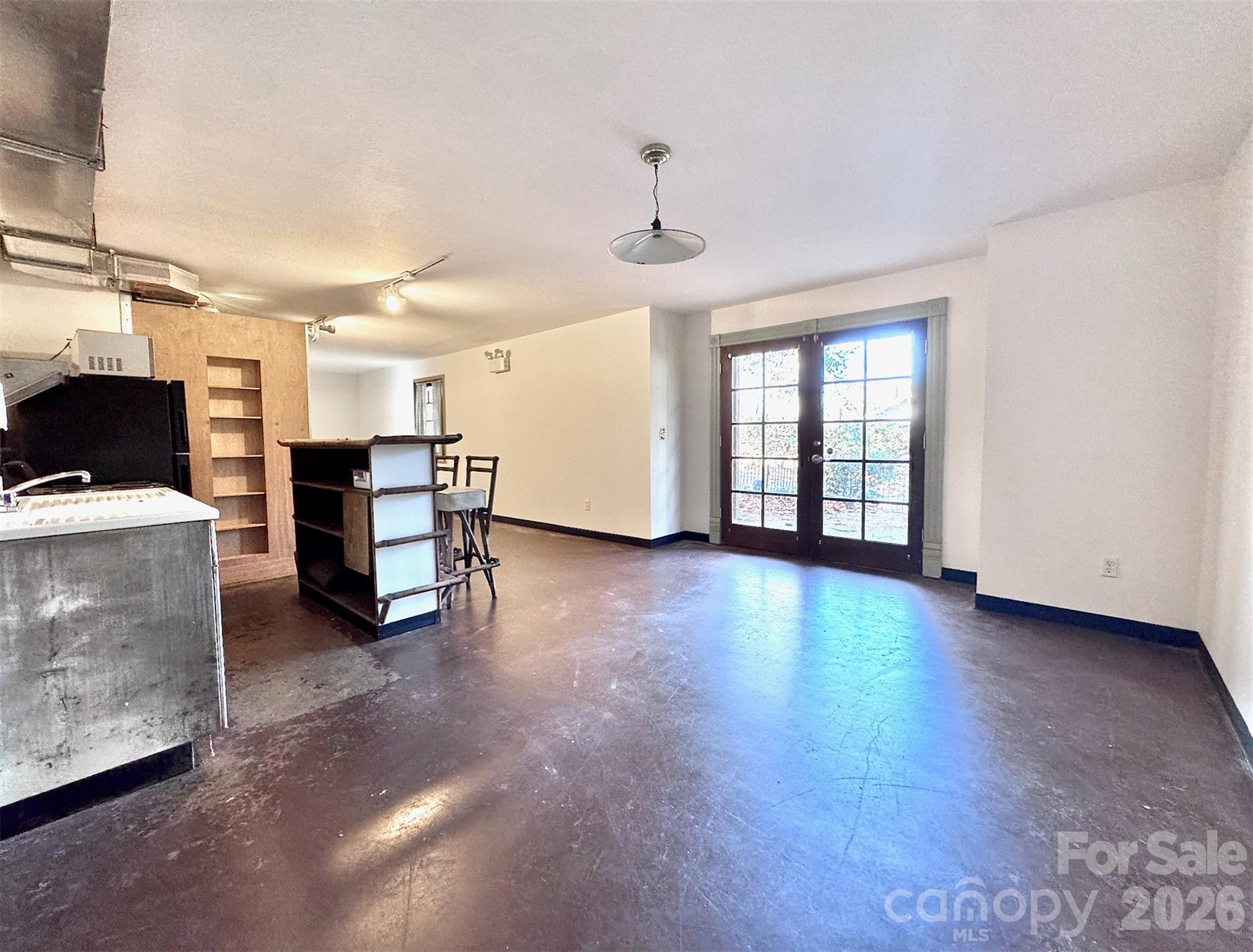 297 Hillside Street Property Photo 7