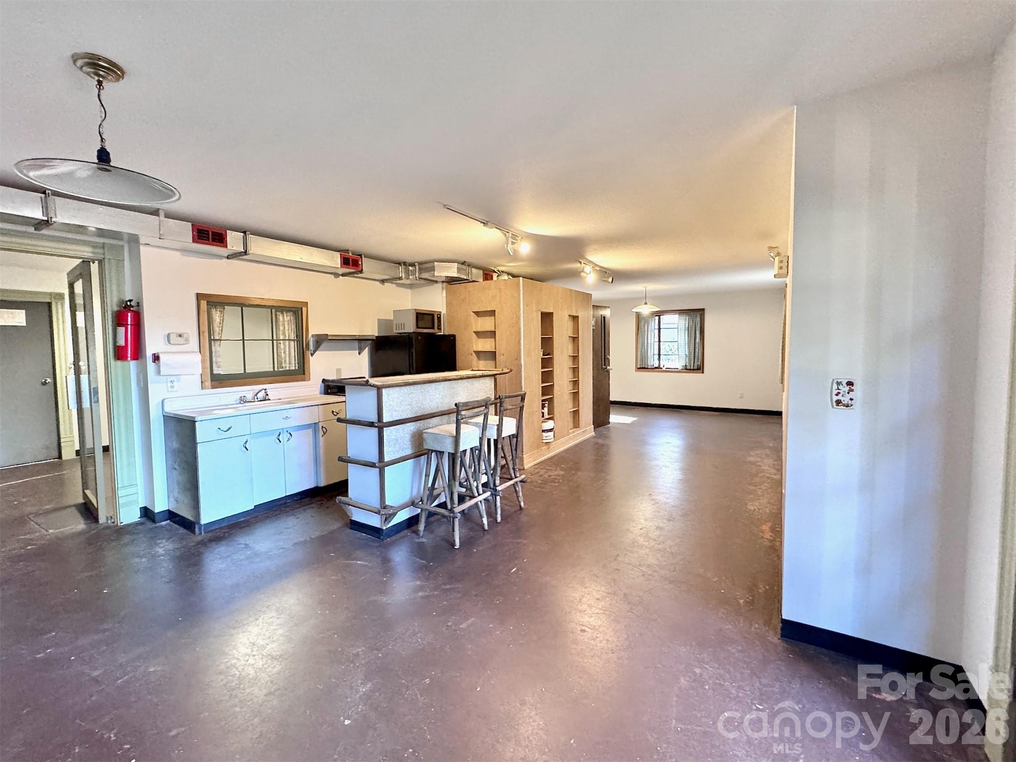 297 Hillside Street Property Photo 8