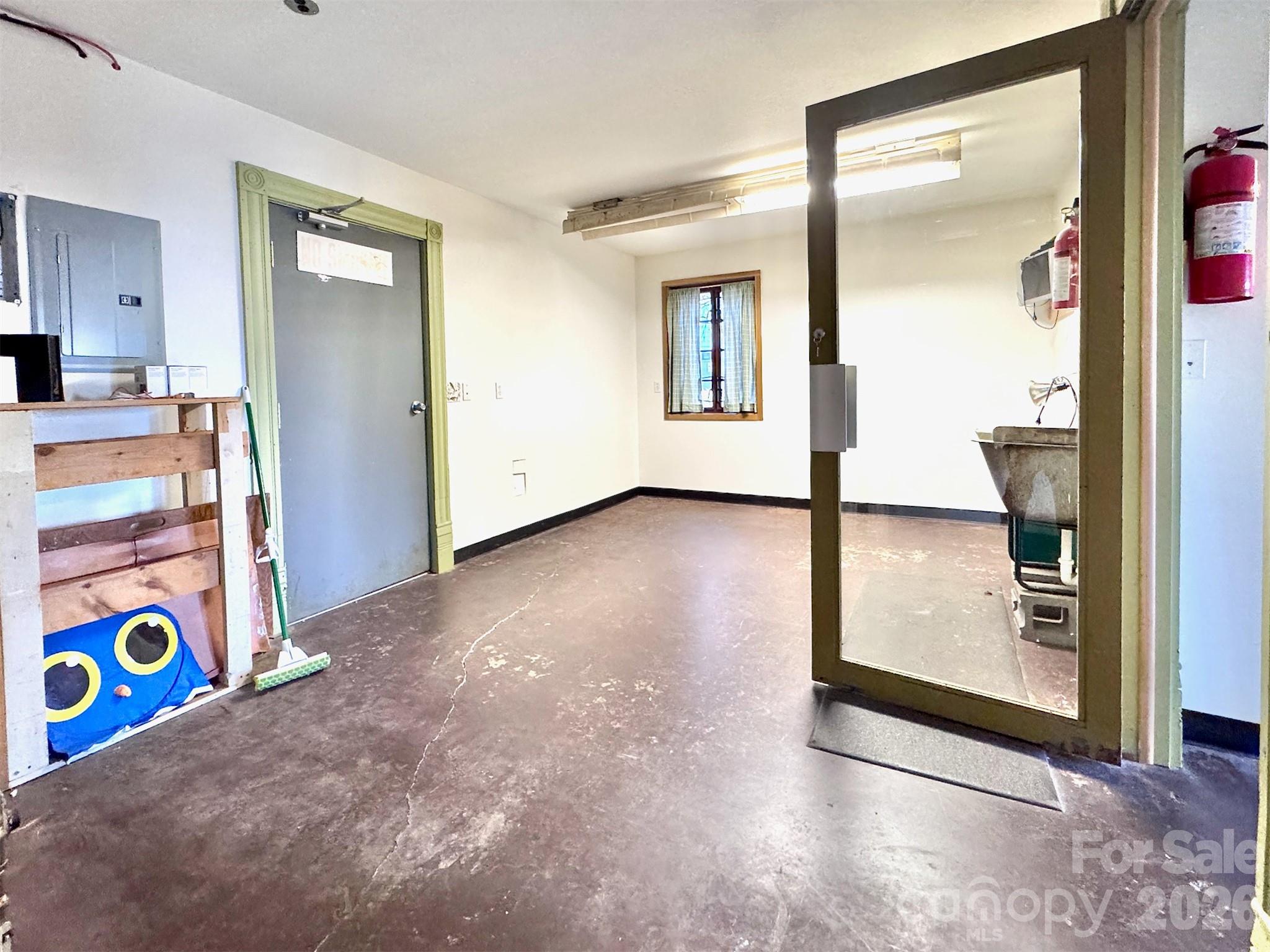 297 Hillside Street Property Photo 9