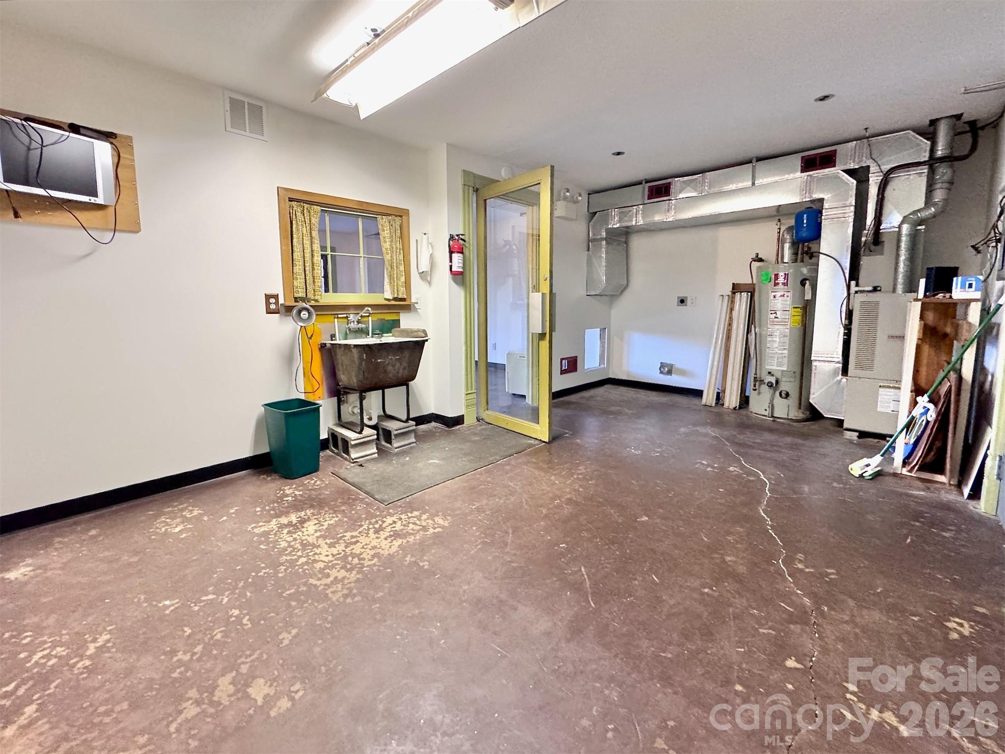 297 Hillside Street Property Photo 10