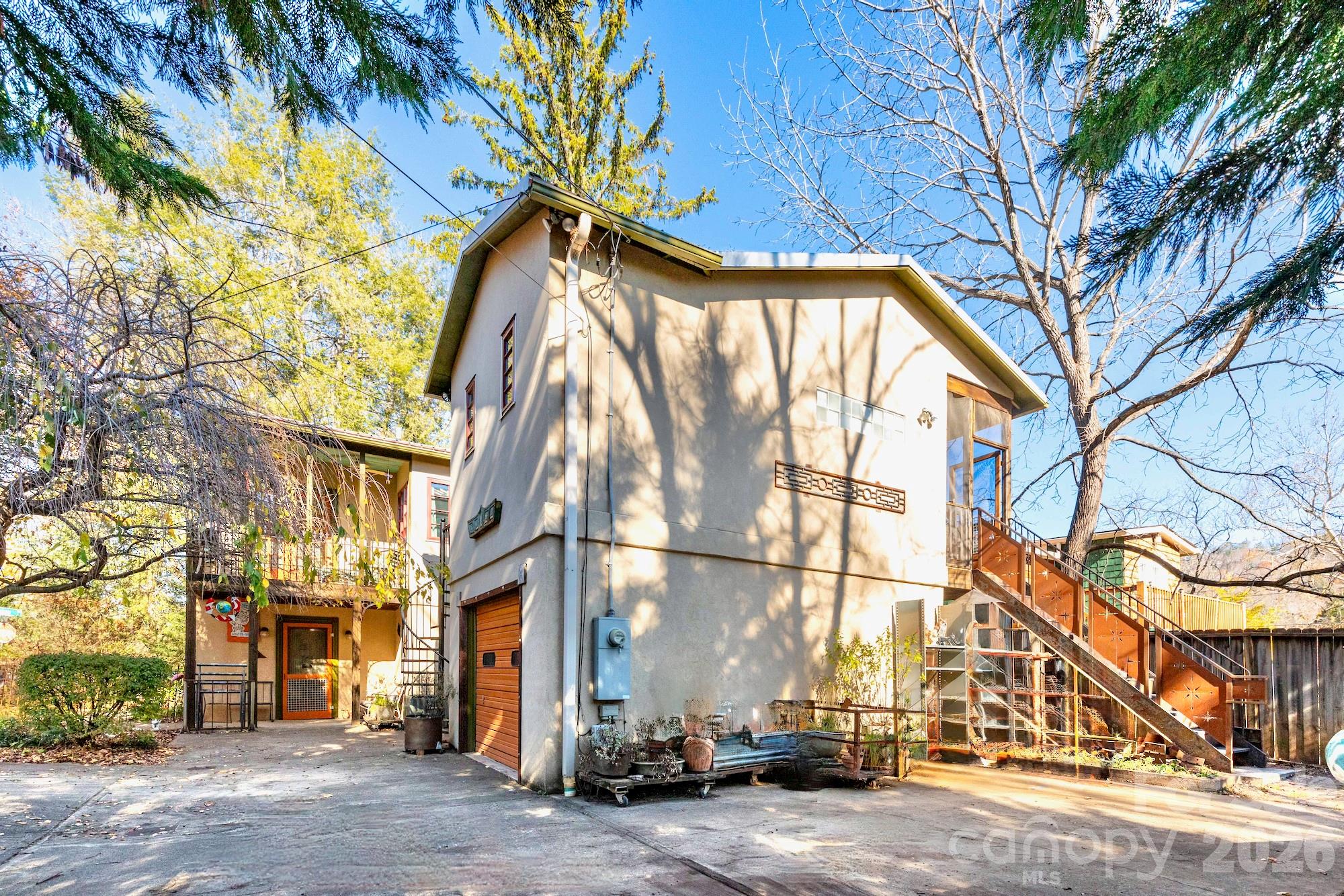 297 Hillside Street Property Photo 13