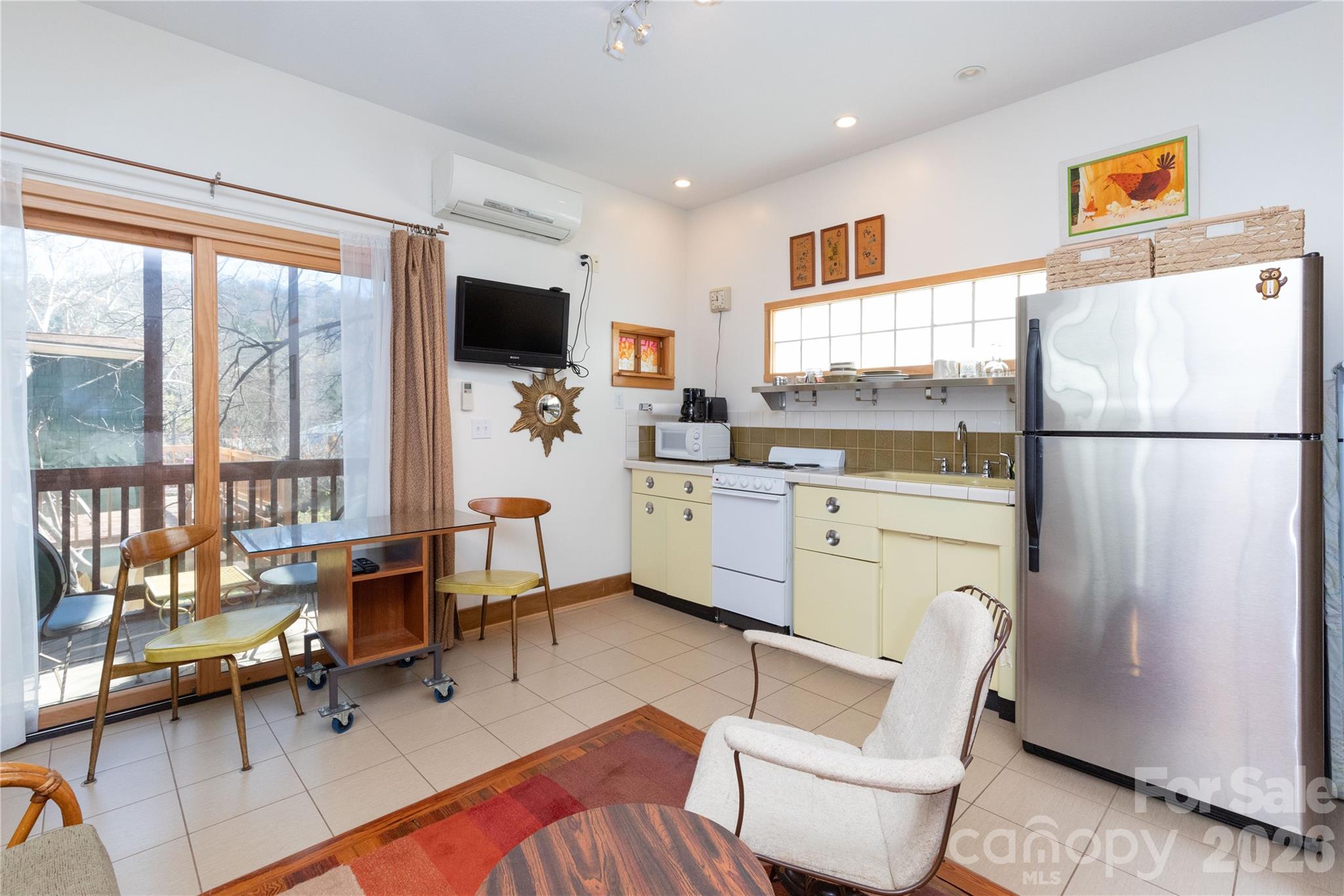 297 Hillside Street Property Photo 18