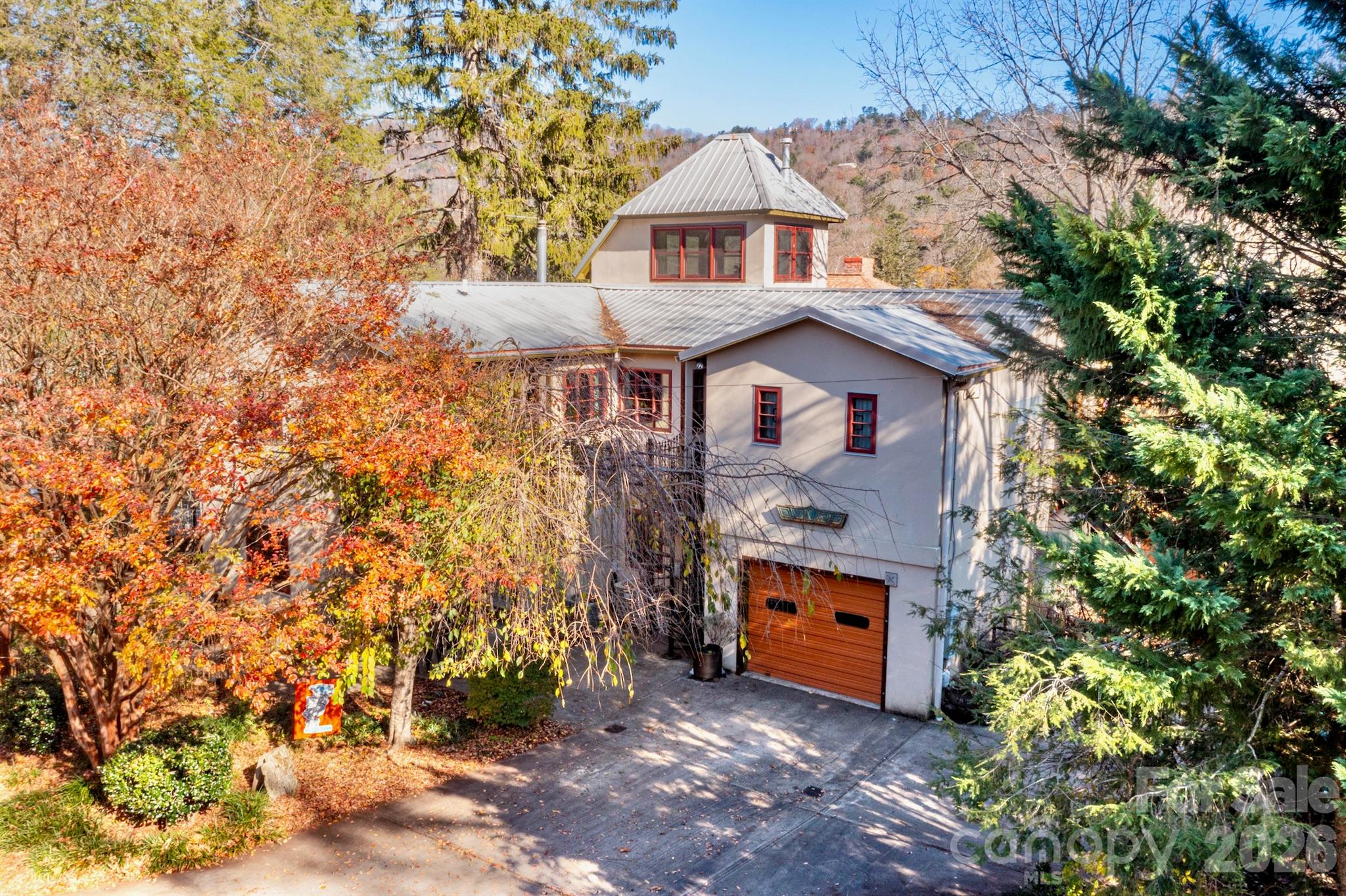 297 Hillside Street Property Photo 38