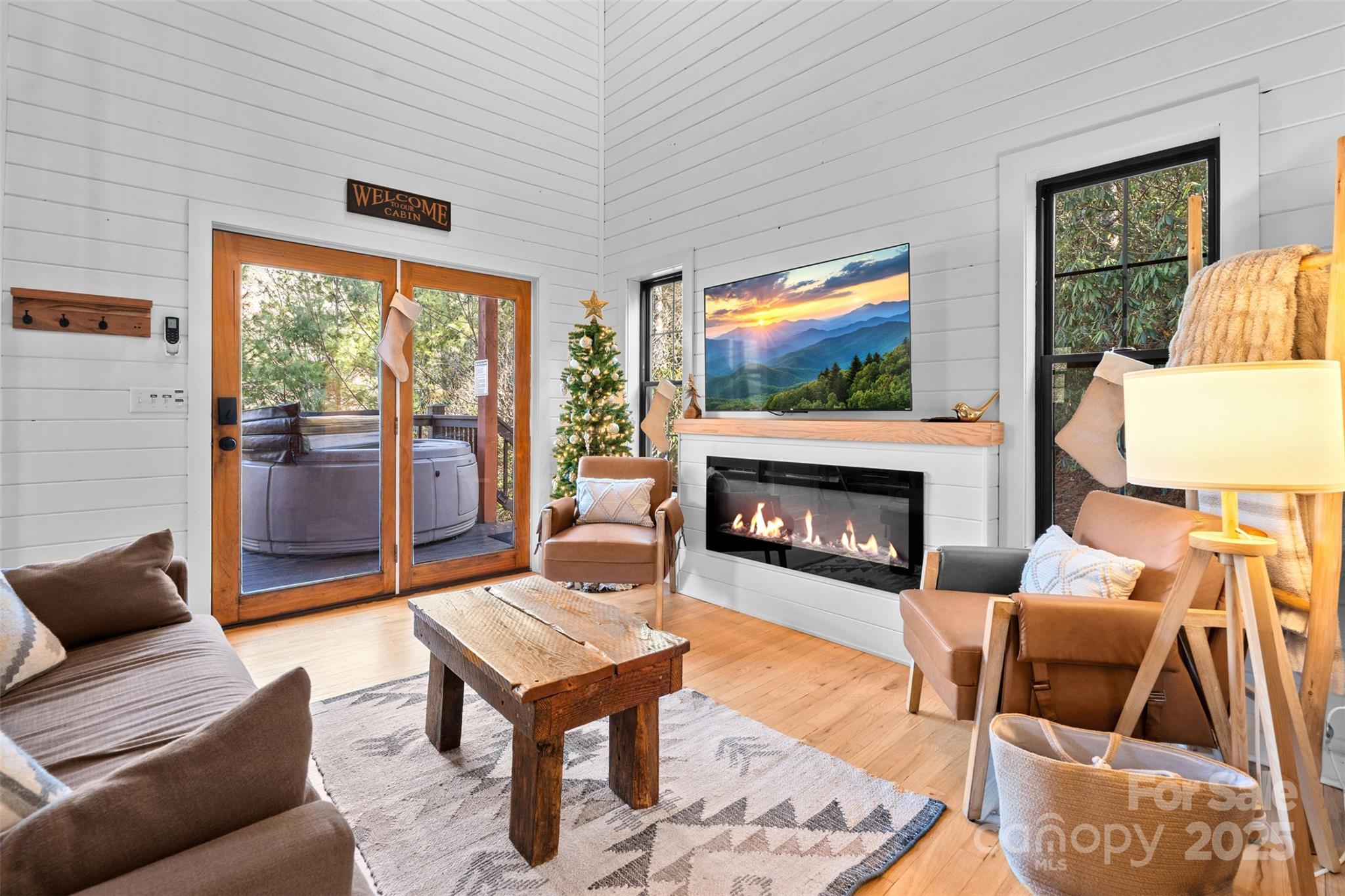 100 Bear Den Mountain View Drive 2 Property Photo 2