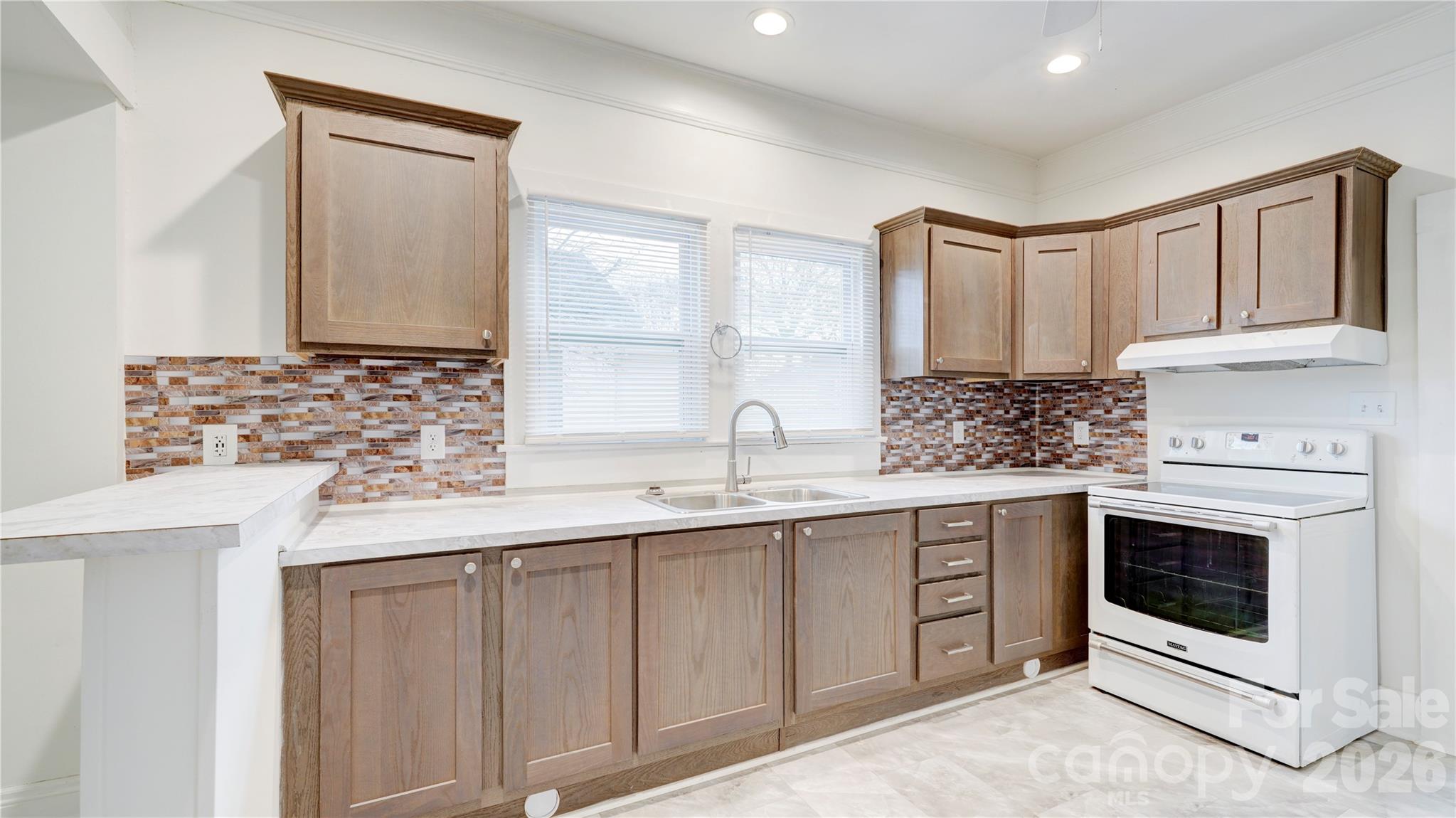1003 N Cannon Boulevard Property Photo 3