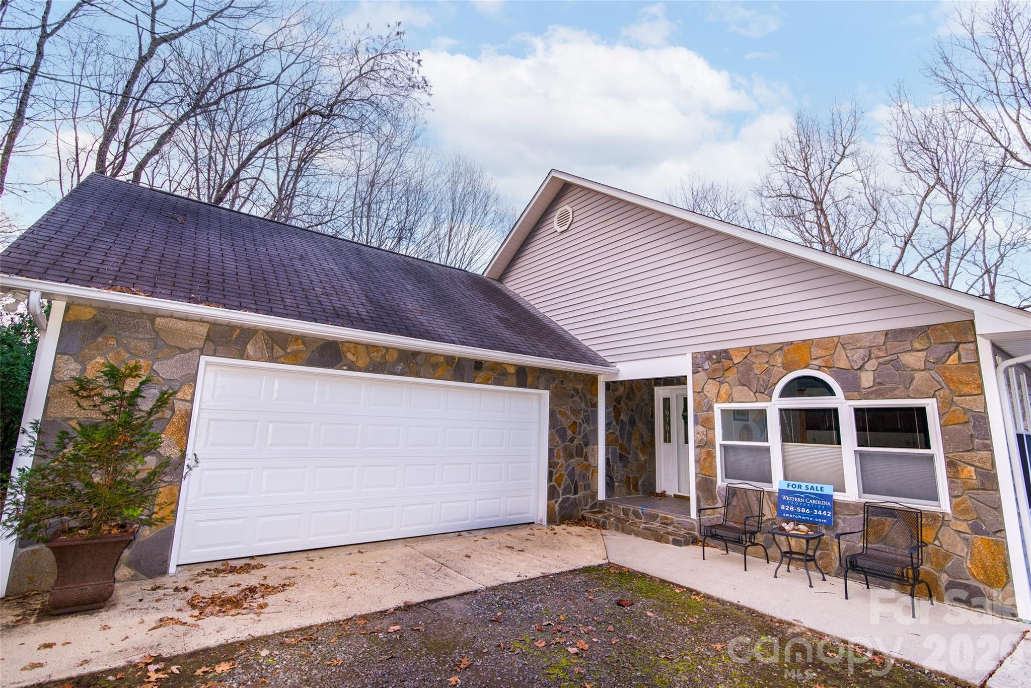 194 Ridgeview Drive Property Photo 2