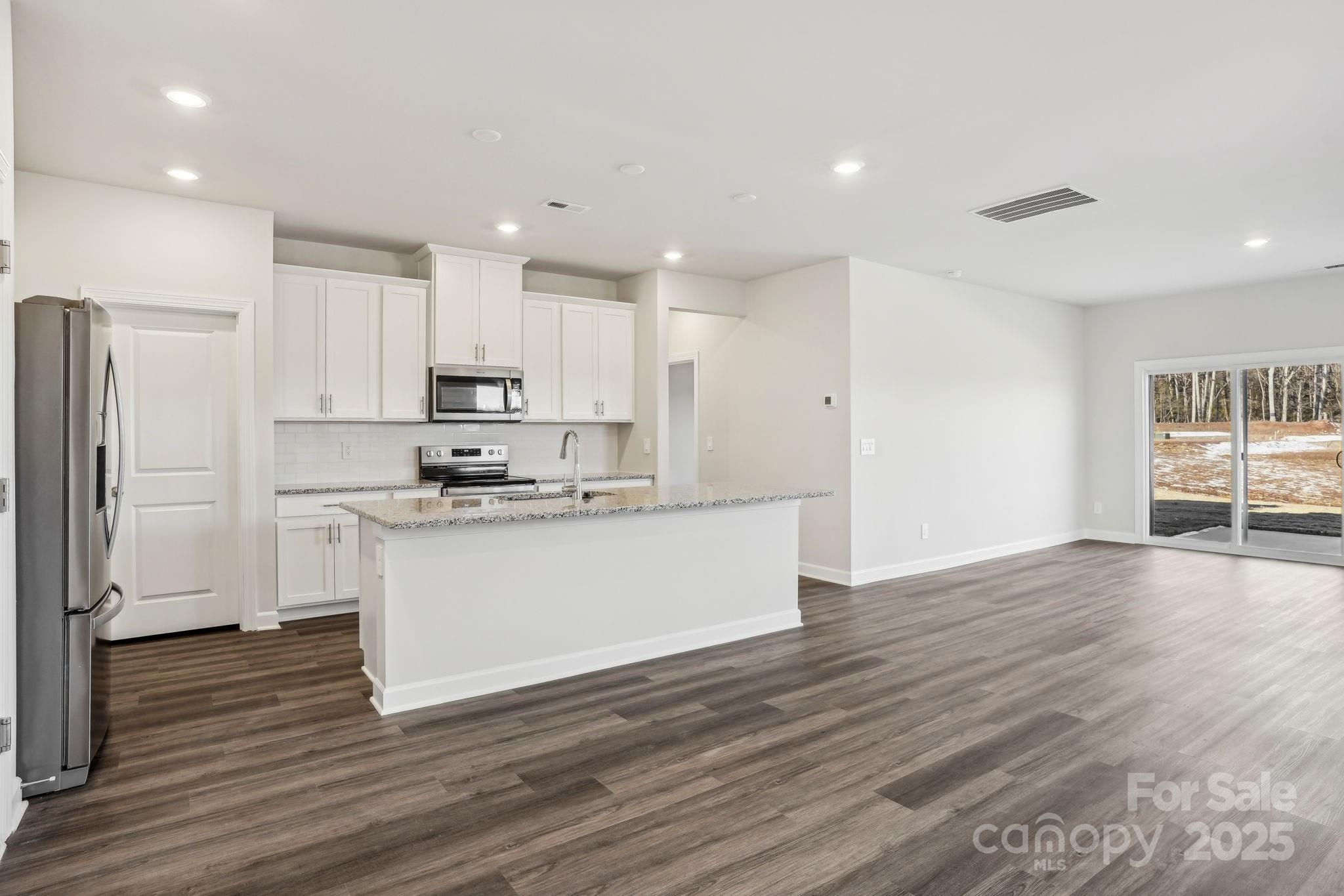 5033 Poplin Valley Property Photo 4