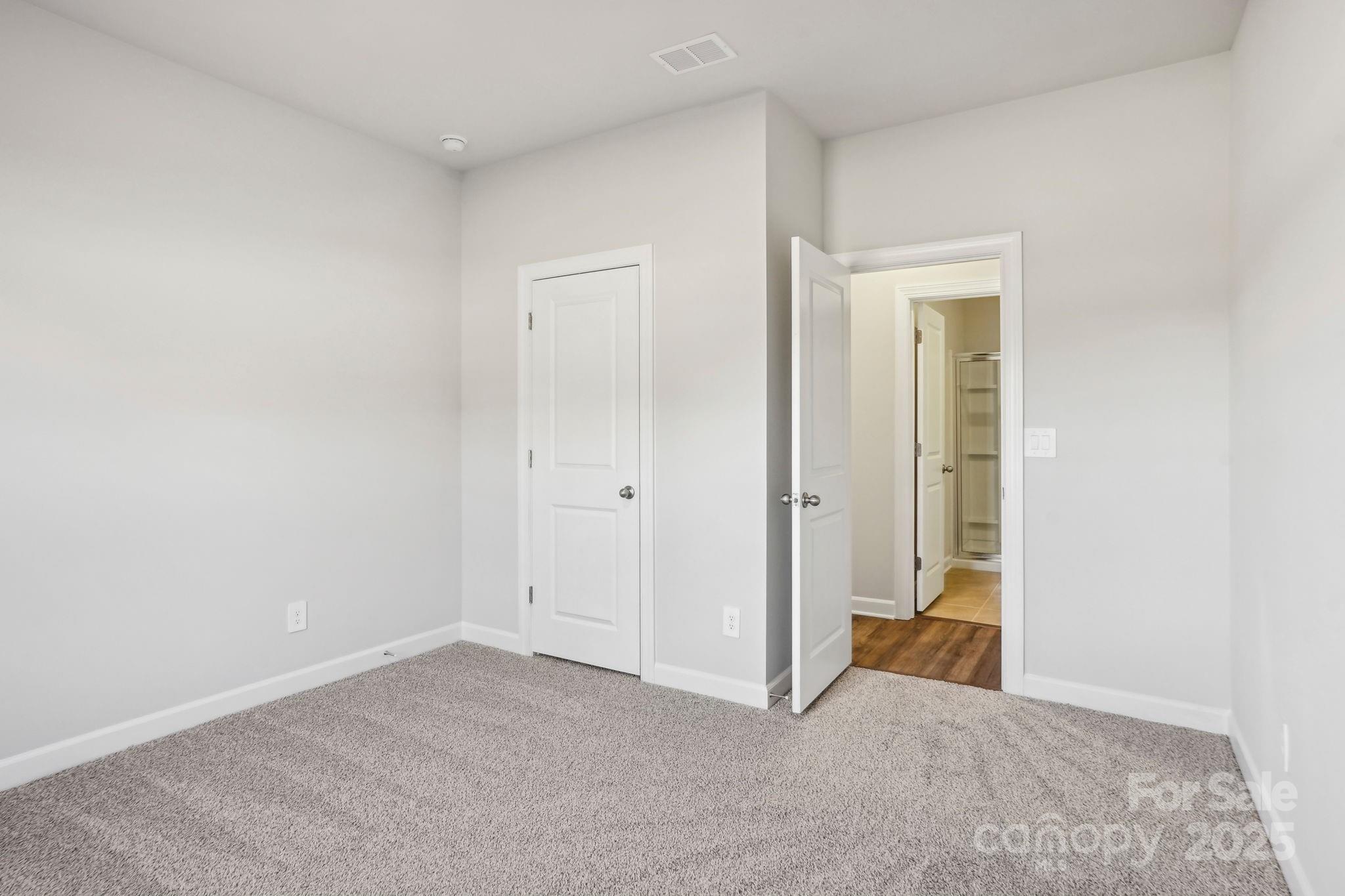 5033 Poplin Valley Property Photo 9