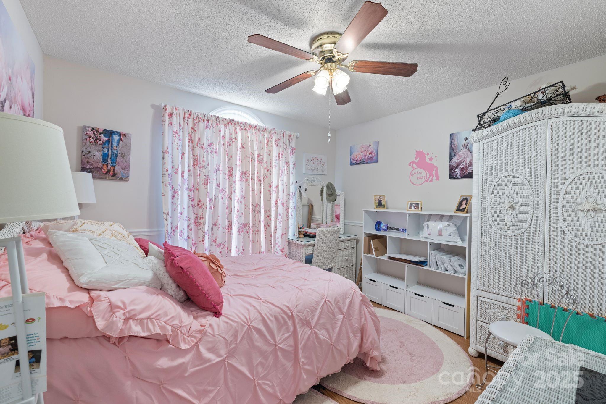 100 Lindsay Drive Property Photo 13