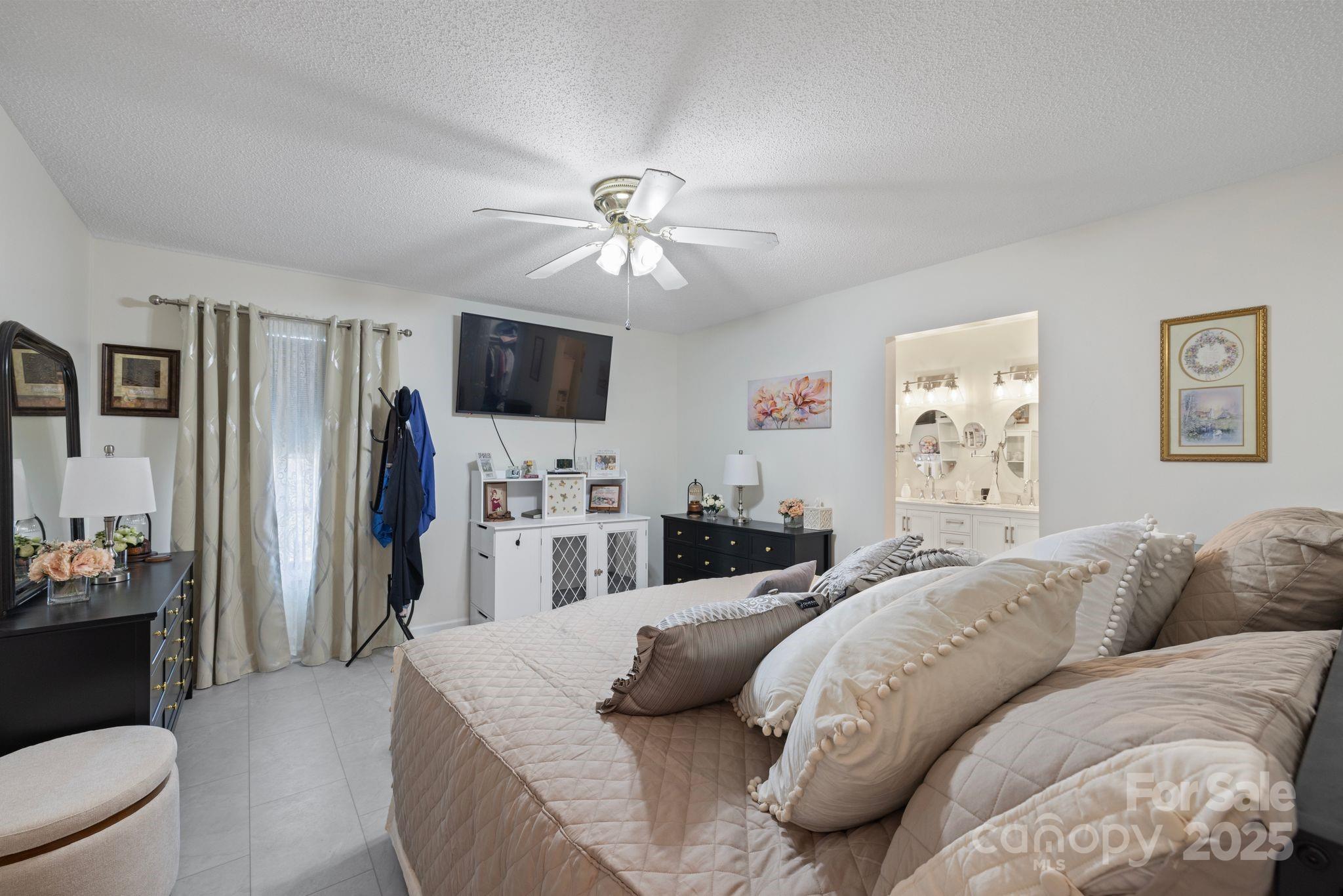 100 Lindsay Drive Property Photo 15