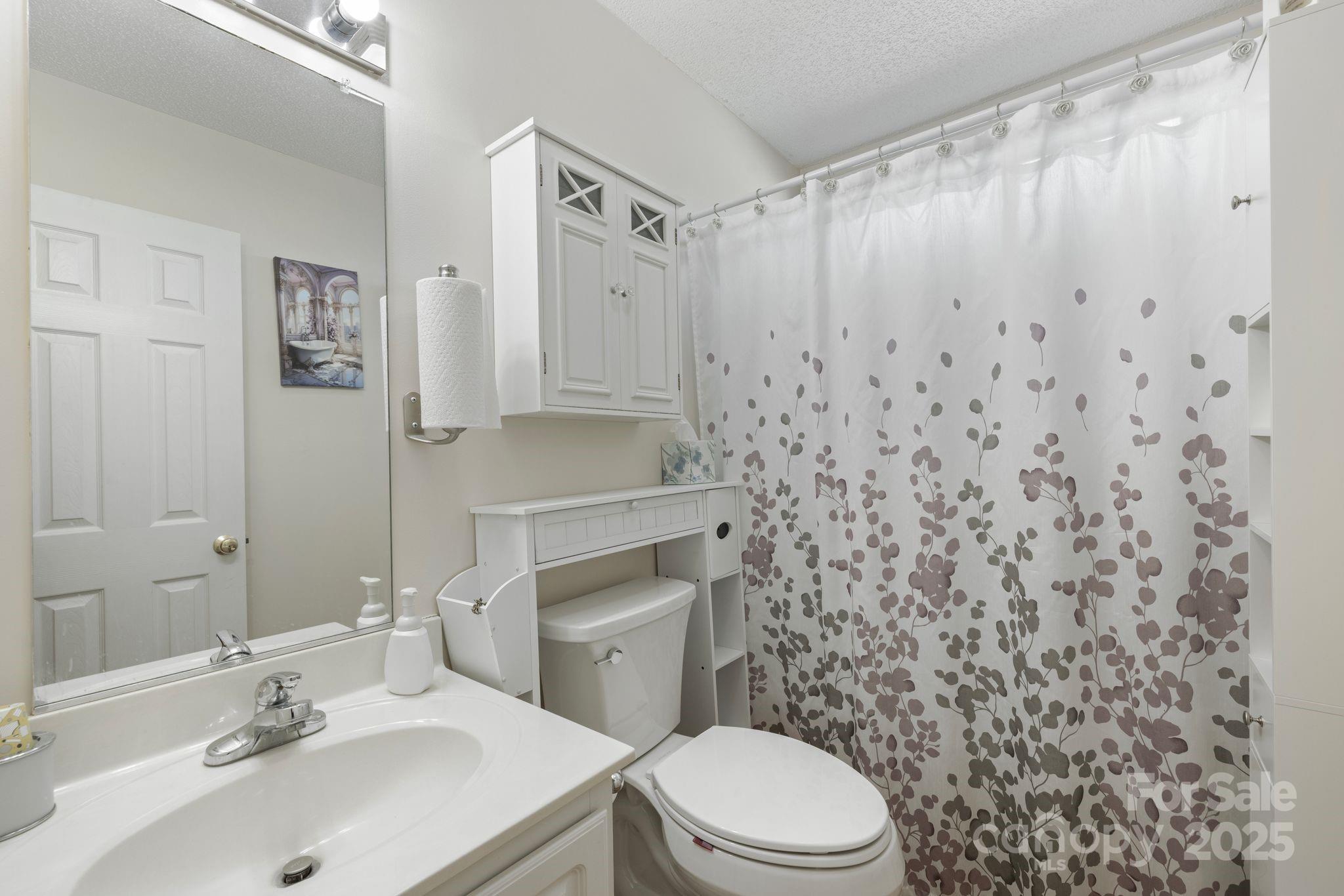 100 Lindsay Drive Property Photo 19