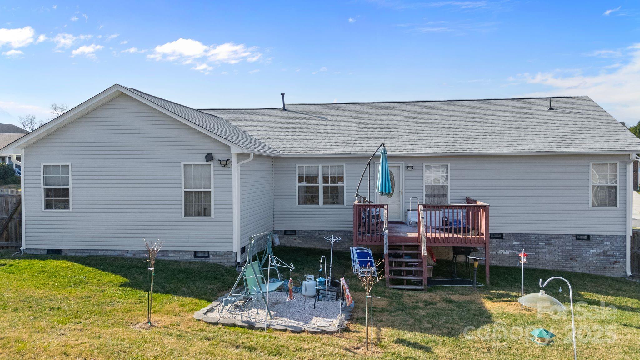 100 Lindsay Drive Property Photo 26