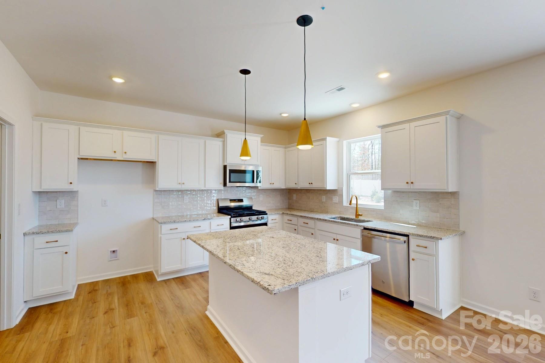 500 Willoughby Park Drive Property Photo 11