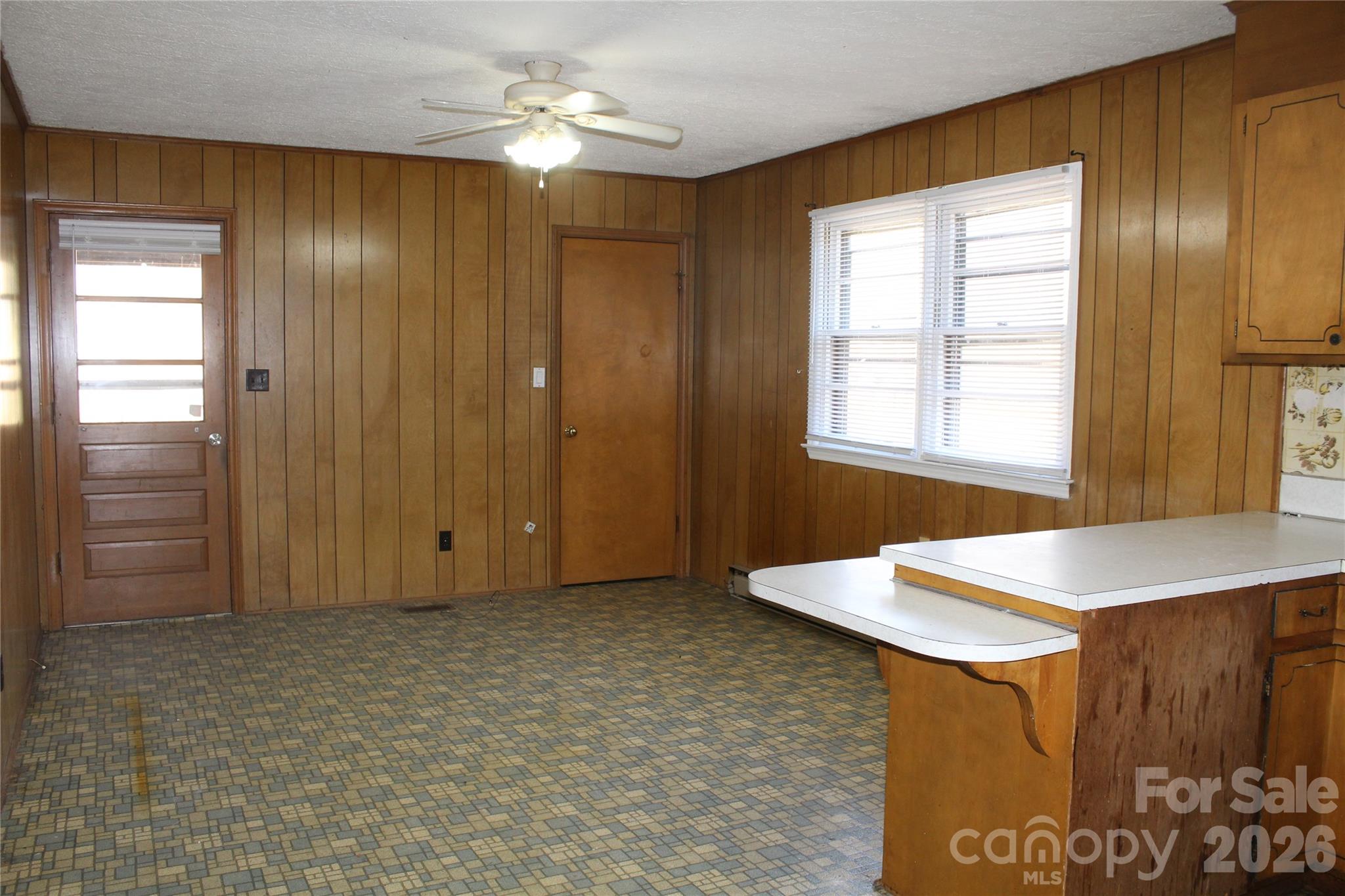 1156 Oak Forest Drive Property Photo 6