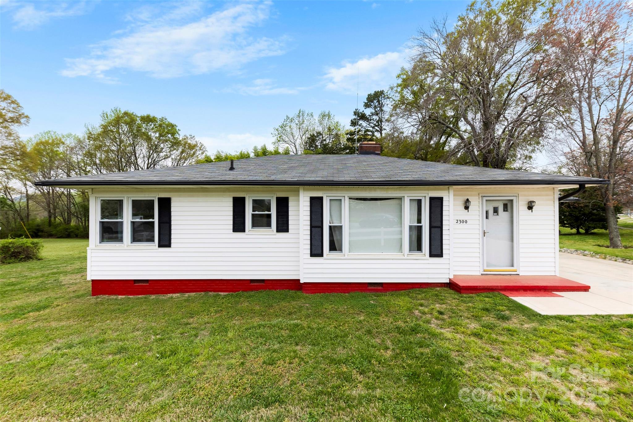 2300 Linwood Road Property Photo 1