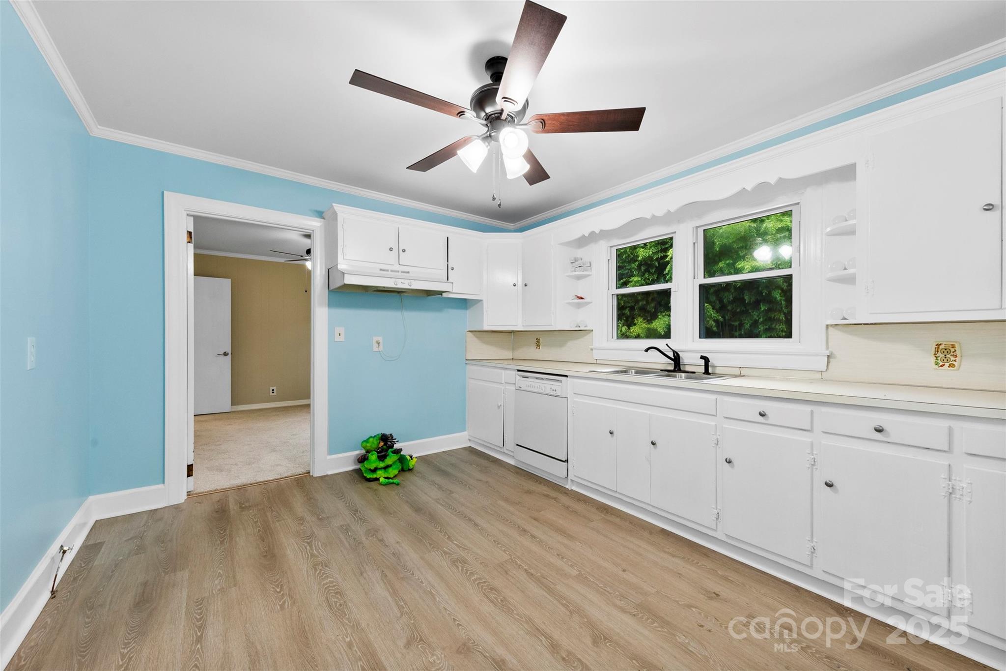2300 Linwood Road Property Photo 8