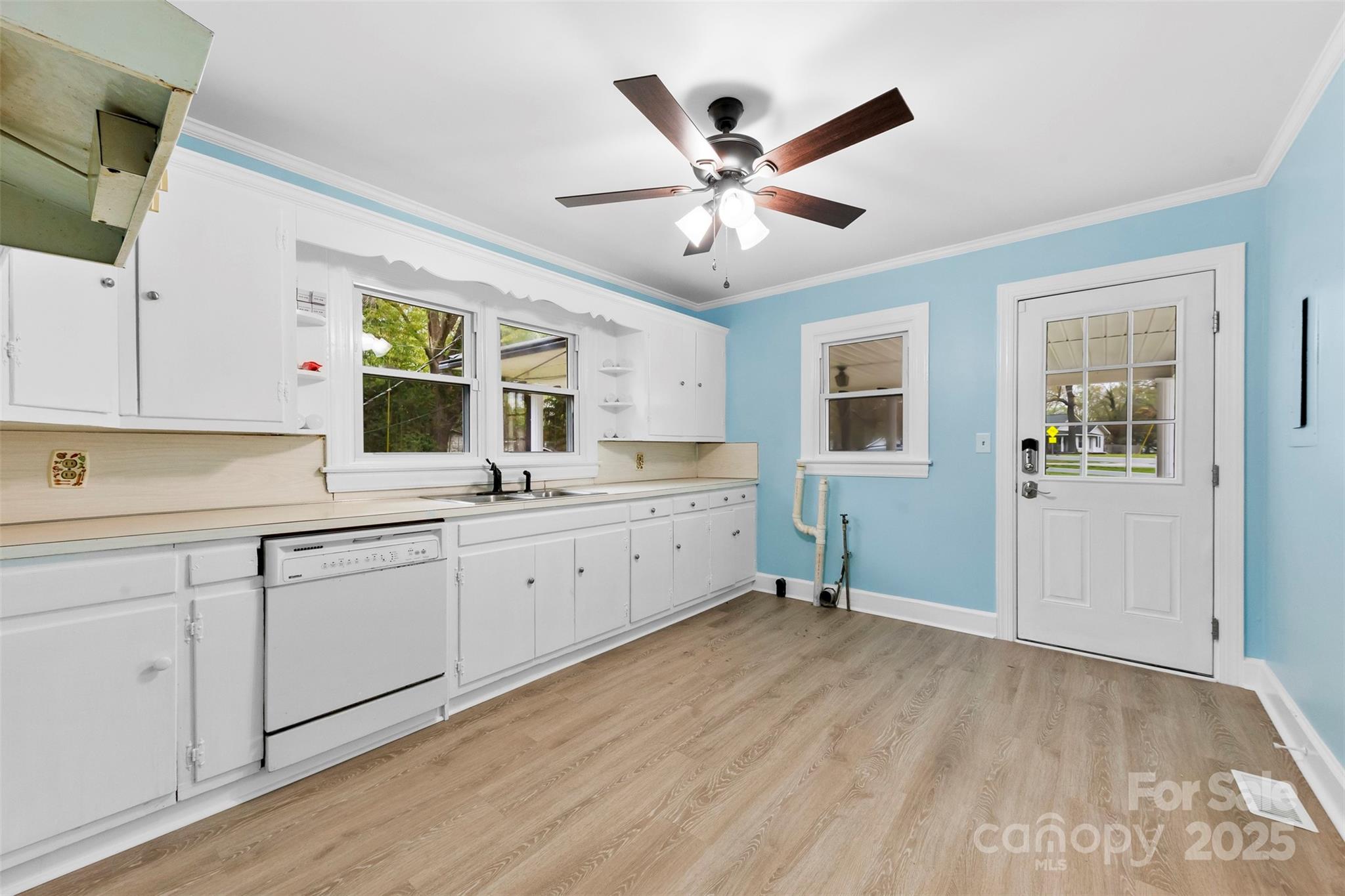 2300 Linwood Road Property Photo 9