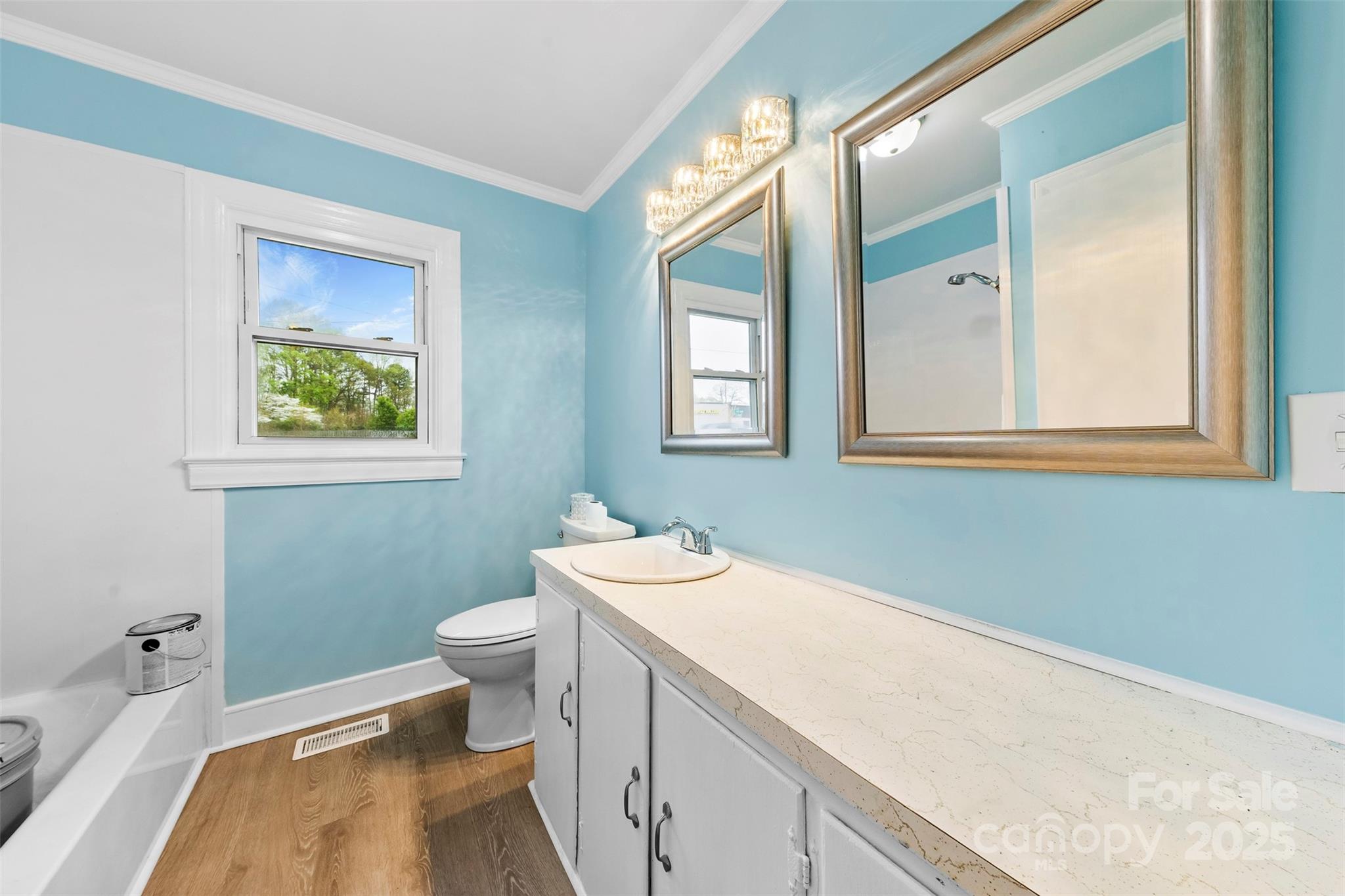 2300 Linwood Road Property Photo 18