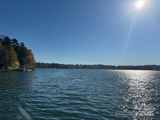 300 Rivercliff Drive Property Photo 3