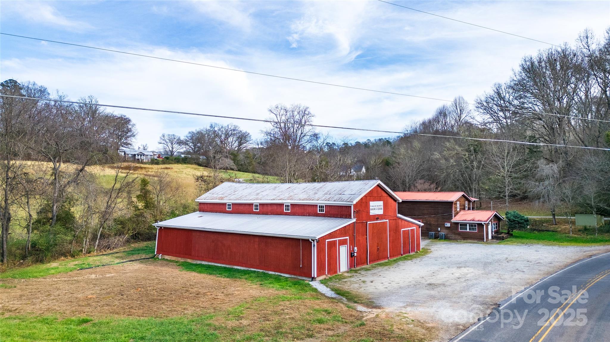 1137 Saunders Road Property Photo 1