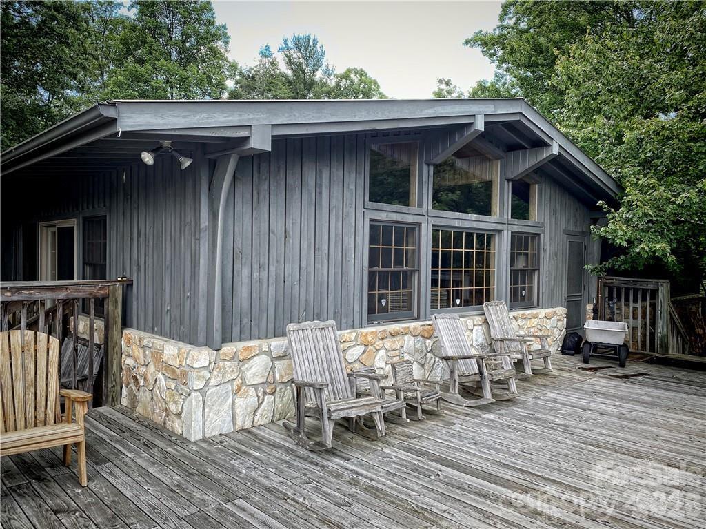2736 White Oak Flats Road Property Photo 10
